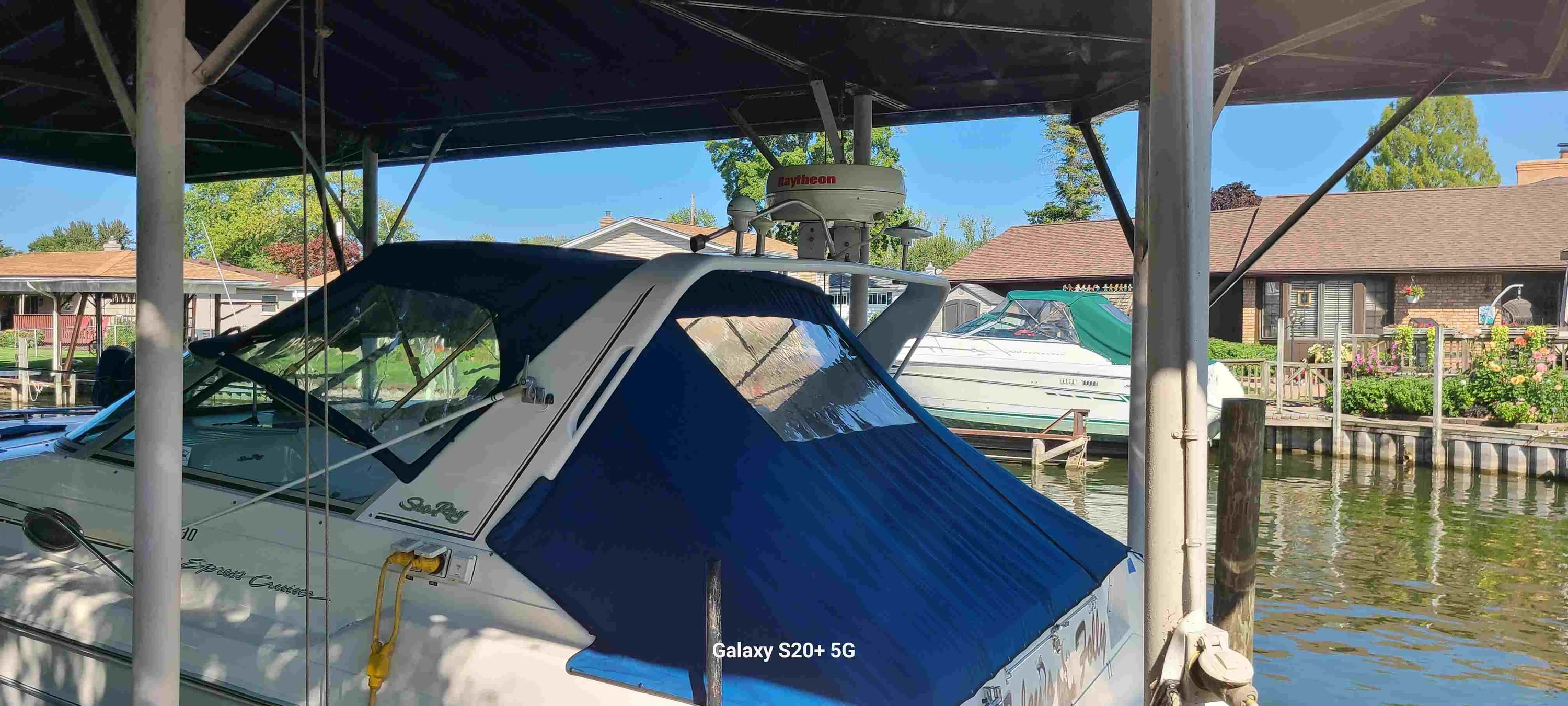 1995 Sea Ray 330 EXPRESS CRUISER Image Thumbnail #2