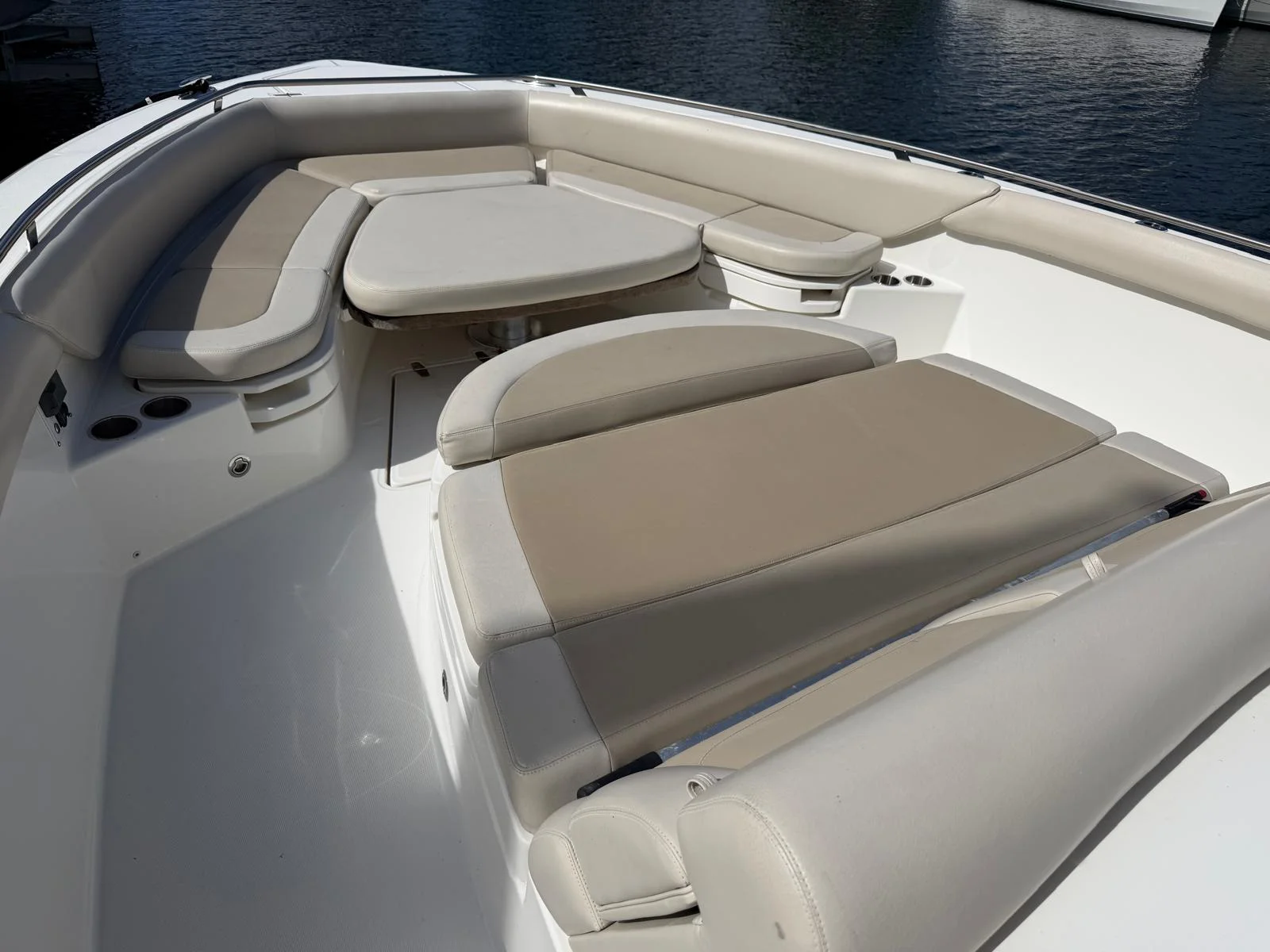 2019 Boston Whaler 420 OUTRAGE Image Thumbnail #16