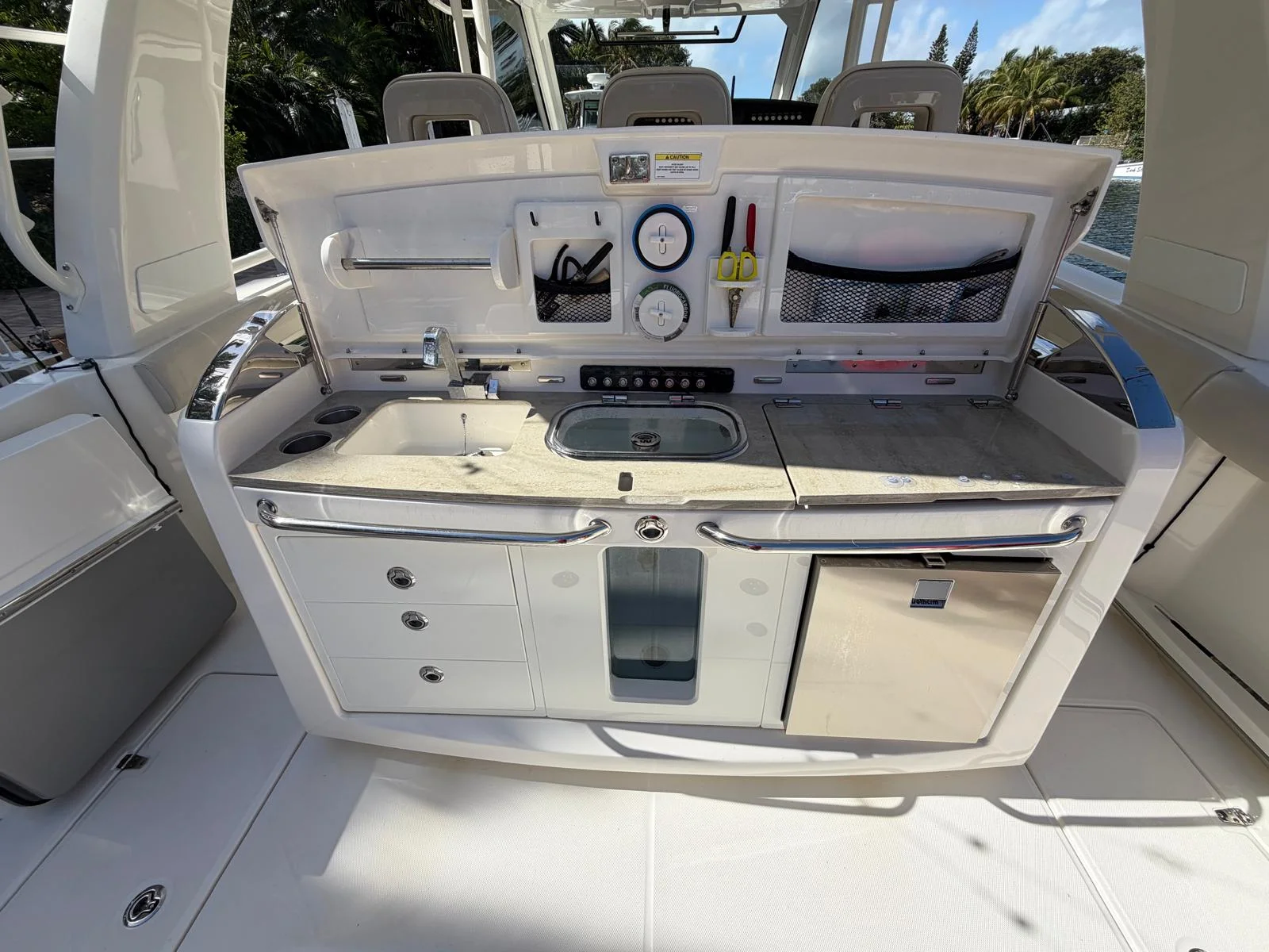 2019 Boston Whaler 420 OUTRAGE Image Thumbnail #41