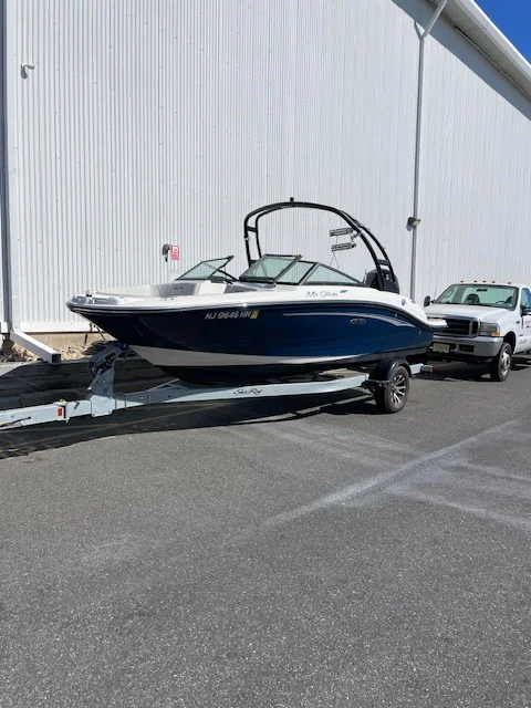 2022 Sea Ray SPX 190 OB Image Thumbnail #13