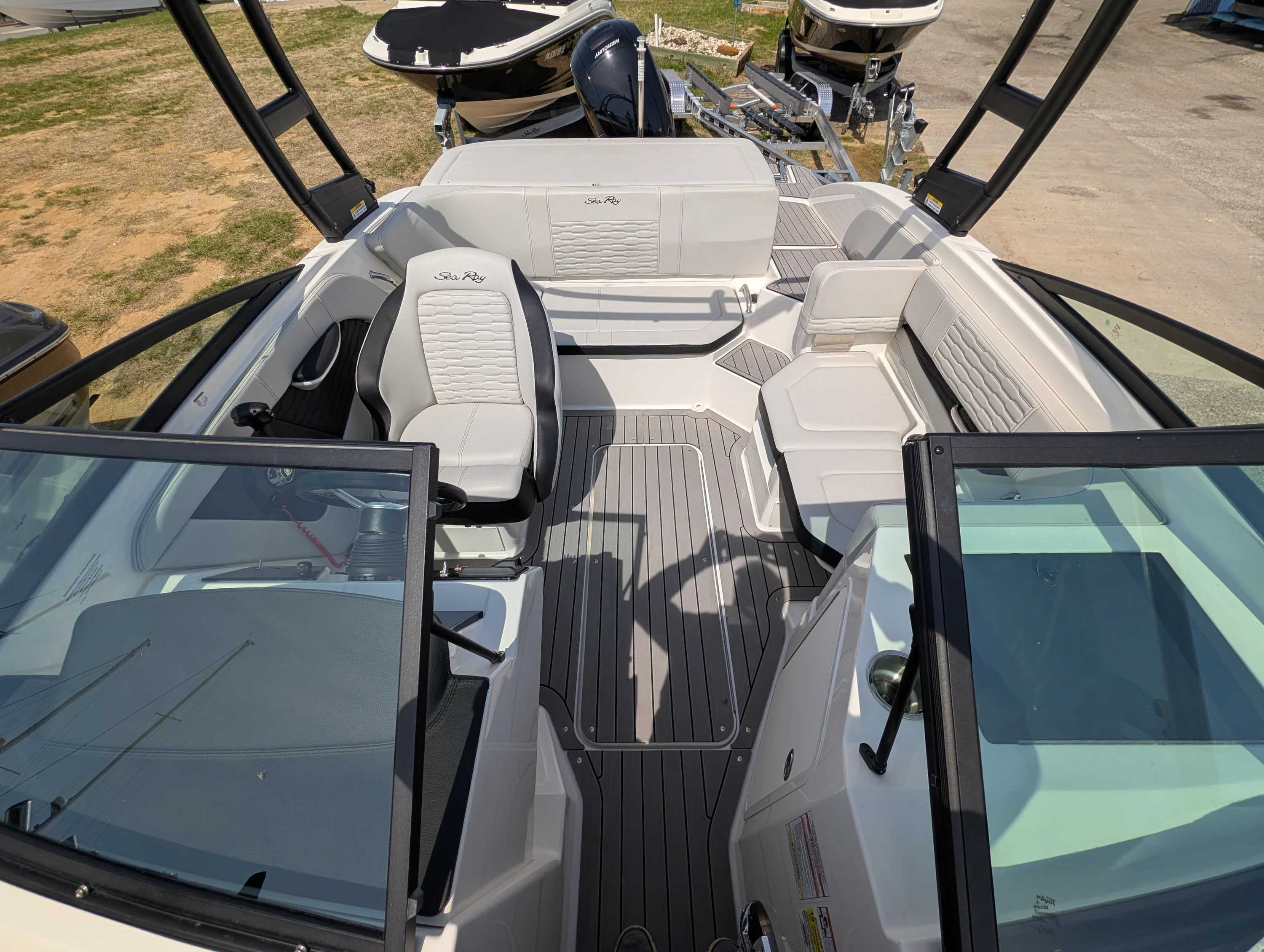 2022 Sea Ray SPX 190 OB Image Thumbnail #17