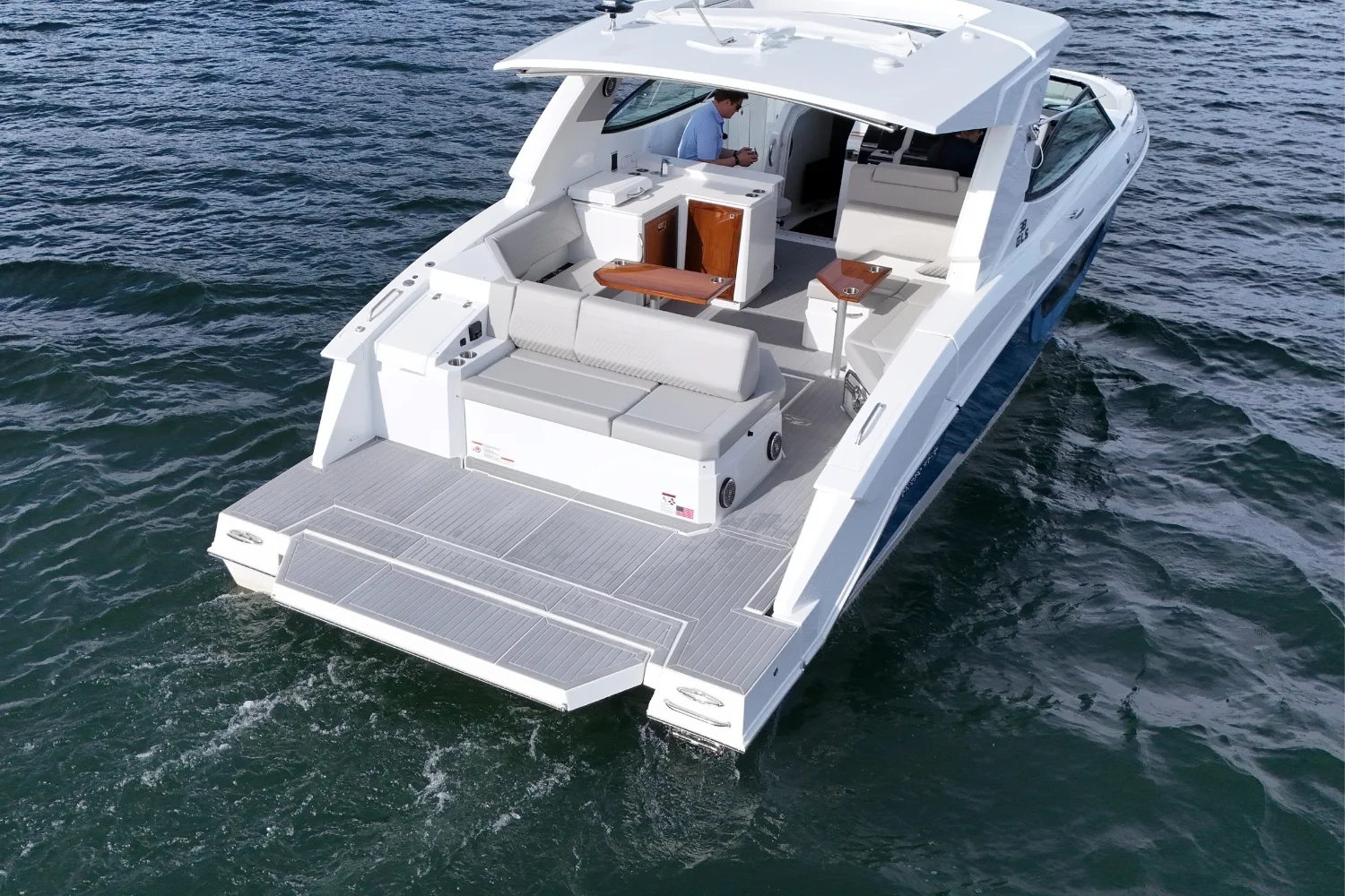 2025 Cruisers Yachts 38 GLS Image Thumbnail #5