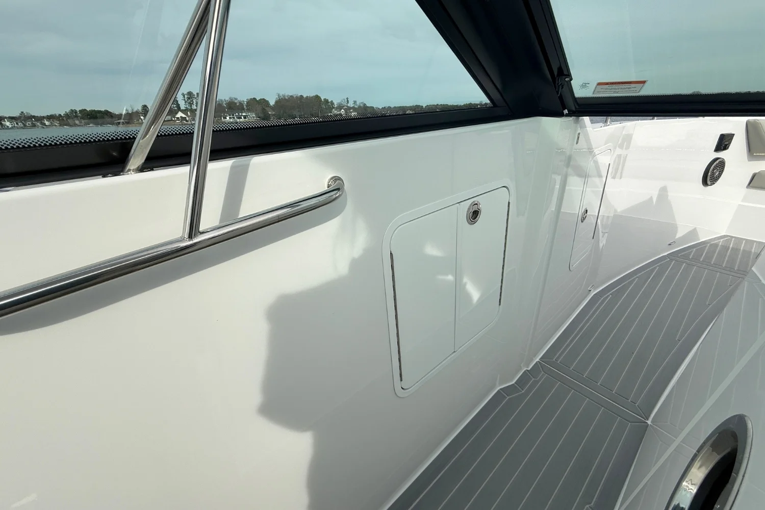 2025 Cruisers Yachts 38 GLS Image Thumbnail #25