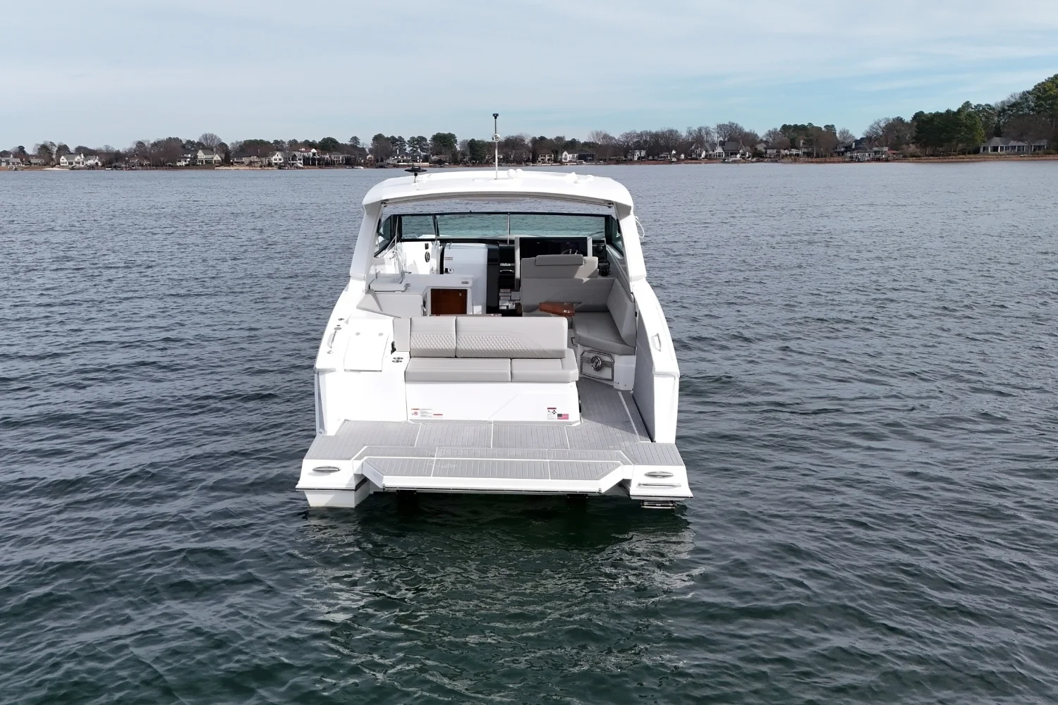 2025 Cruisers Yachts 38 GLS Image Thumbnail #3