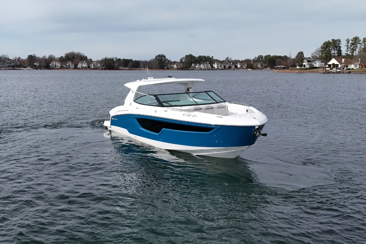 2025 Cruisers Yachts 38 GLS Image Thumbnail #9