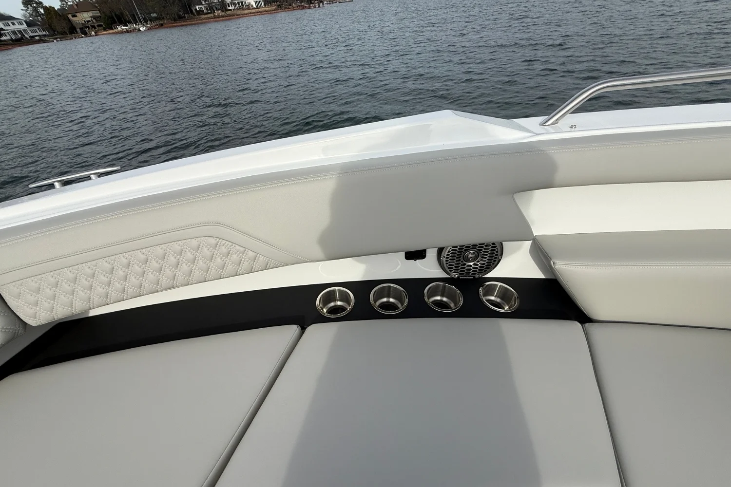 2025 Cruisers Yachts 38 GLS Image Thumbnail #29