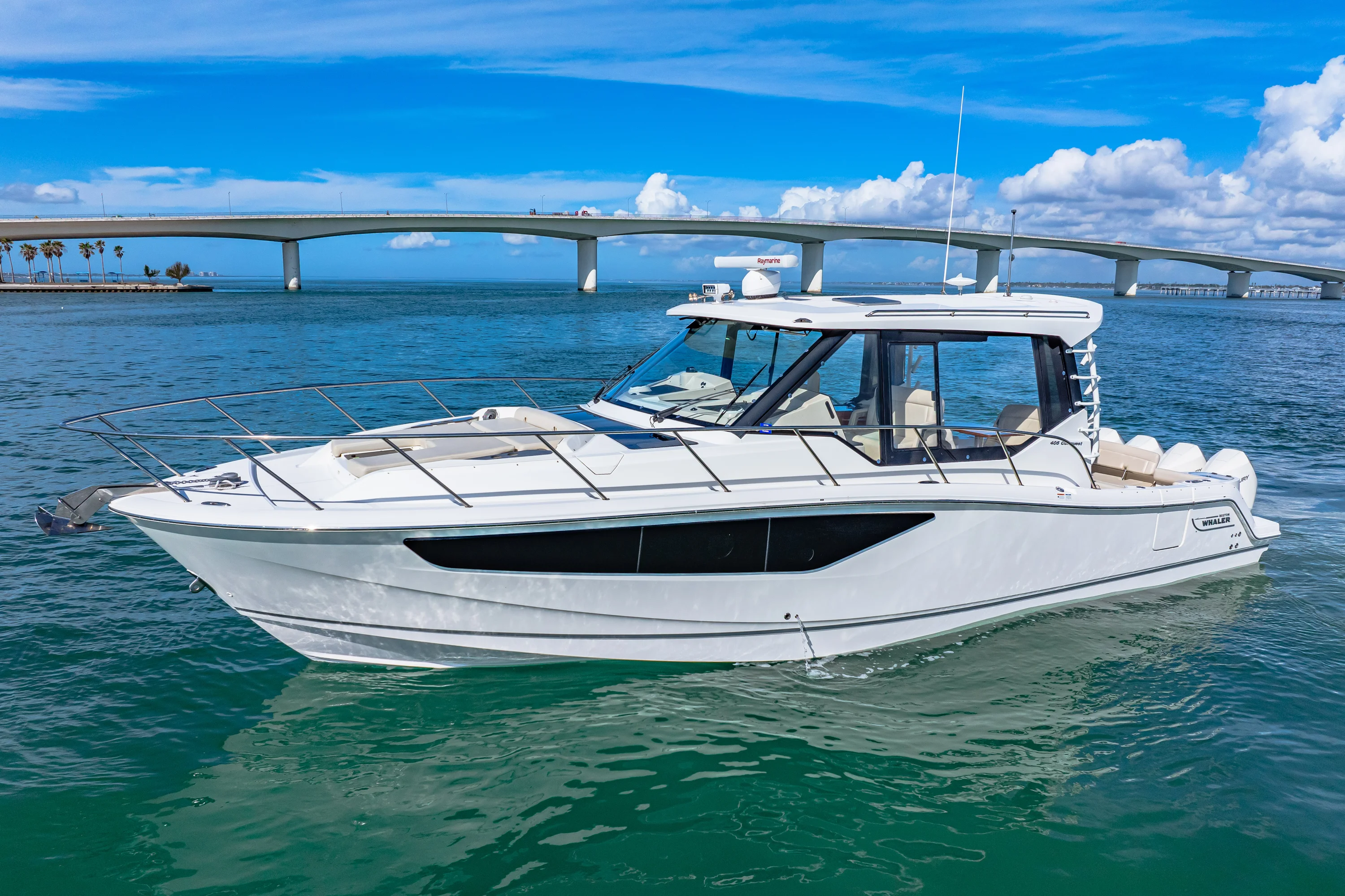 2022 Boston Whaler 405 Conquest Image Thumbnail #5