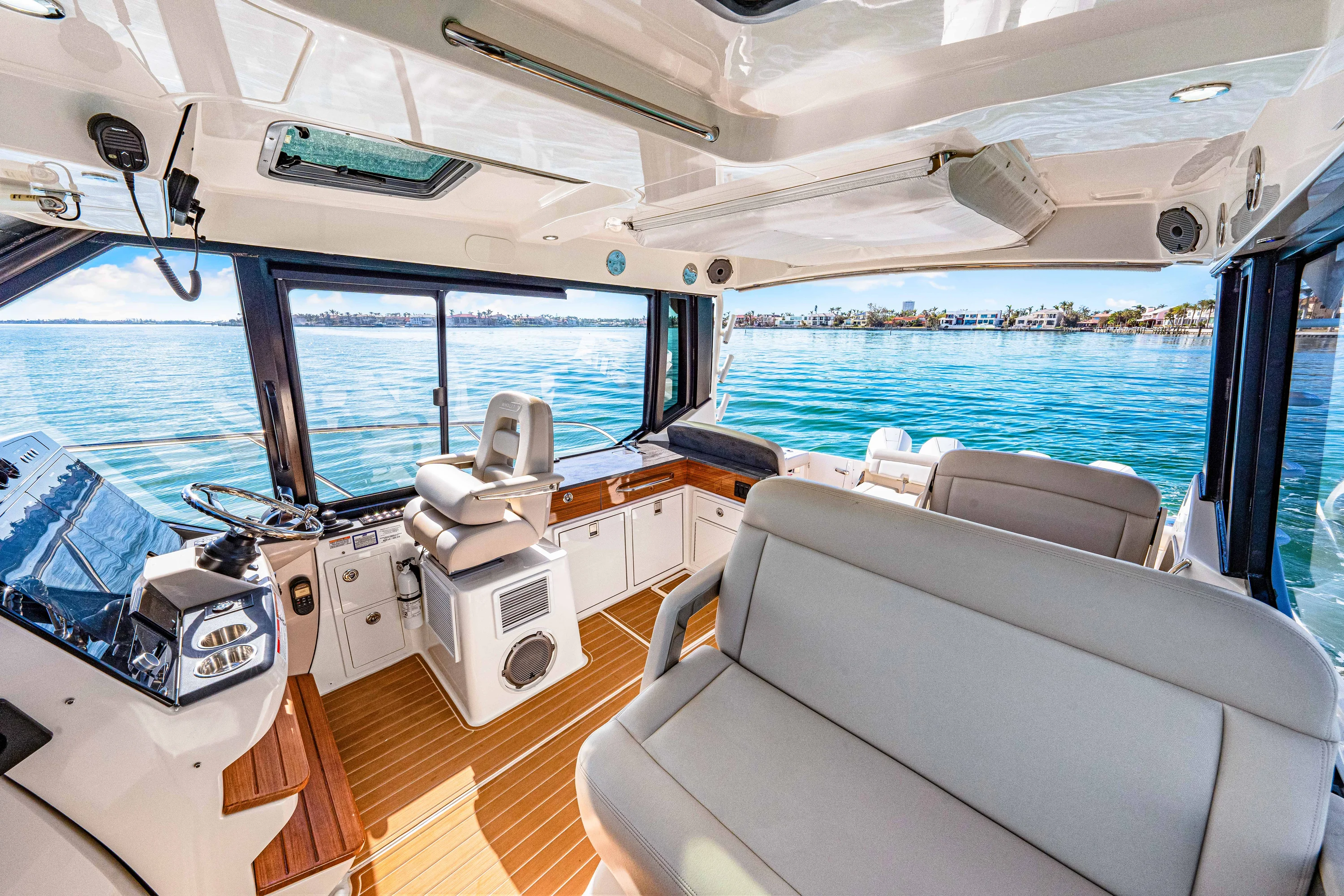 2022 Boston Whaler 405 Conquest Image Thumbnail #15