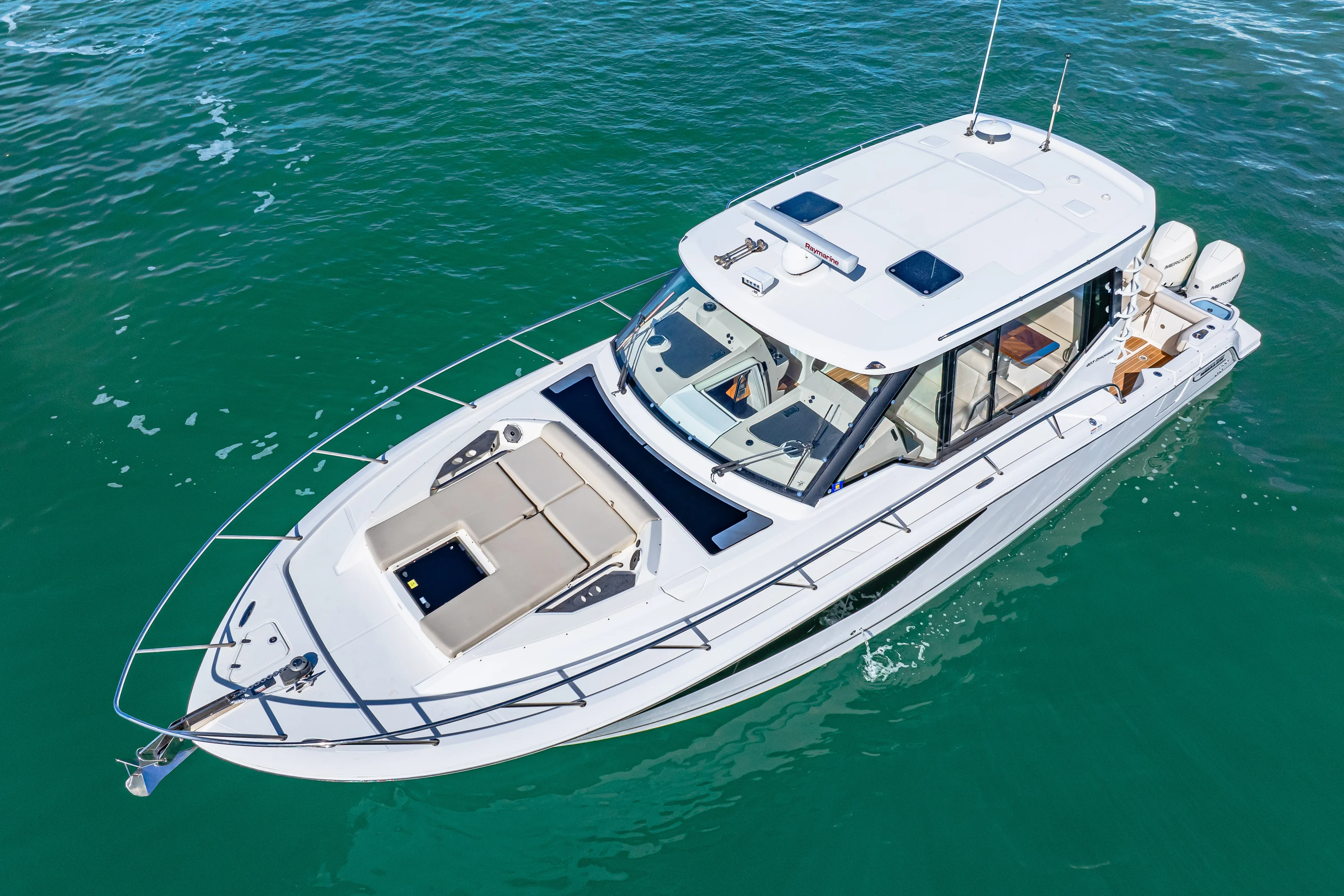 2022 Boston Whaler 405 Conquest Image Thumbnail #7