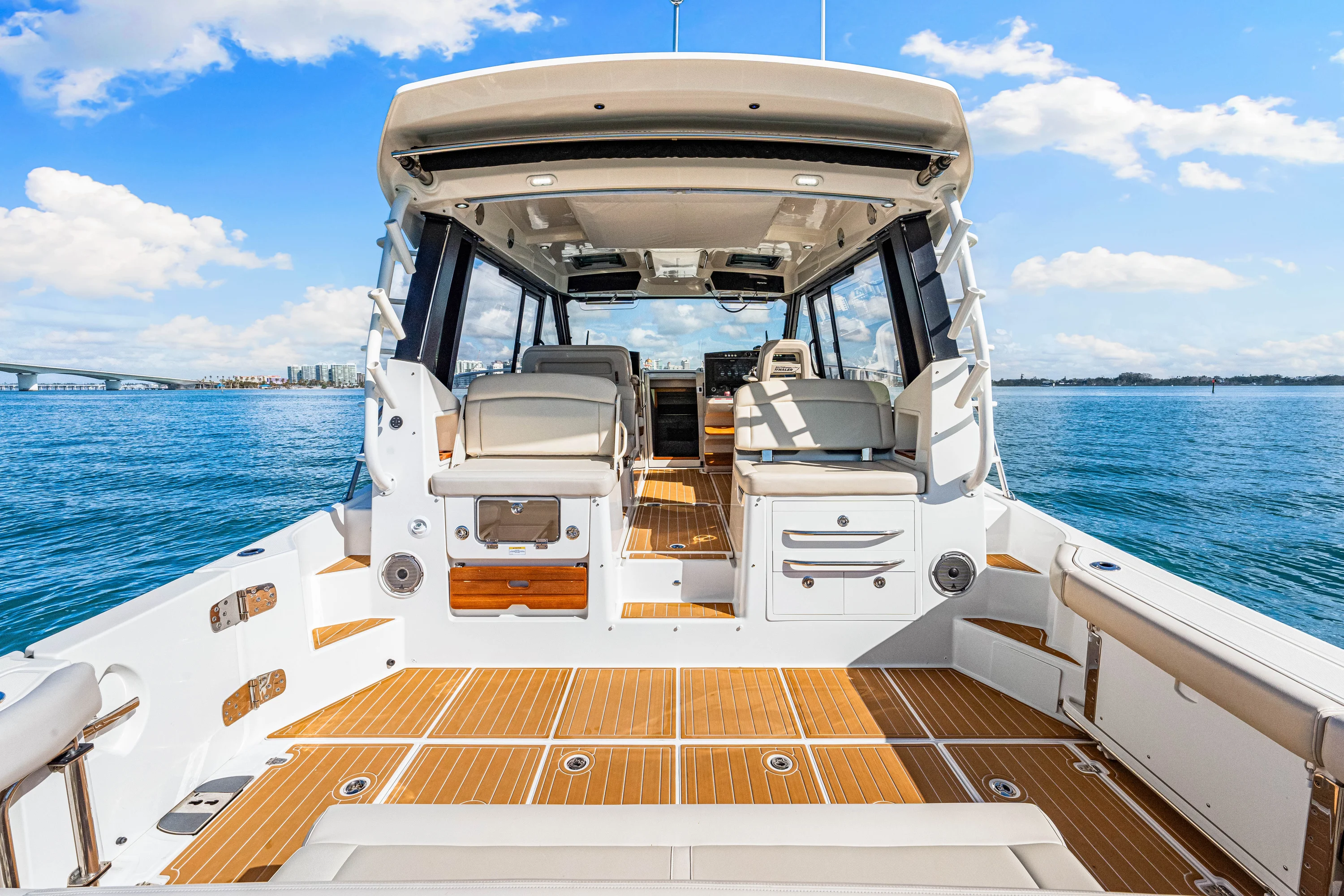 2022 Boston Whaler 405 Conquest Image Thumbnail #41