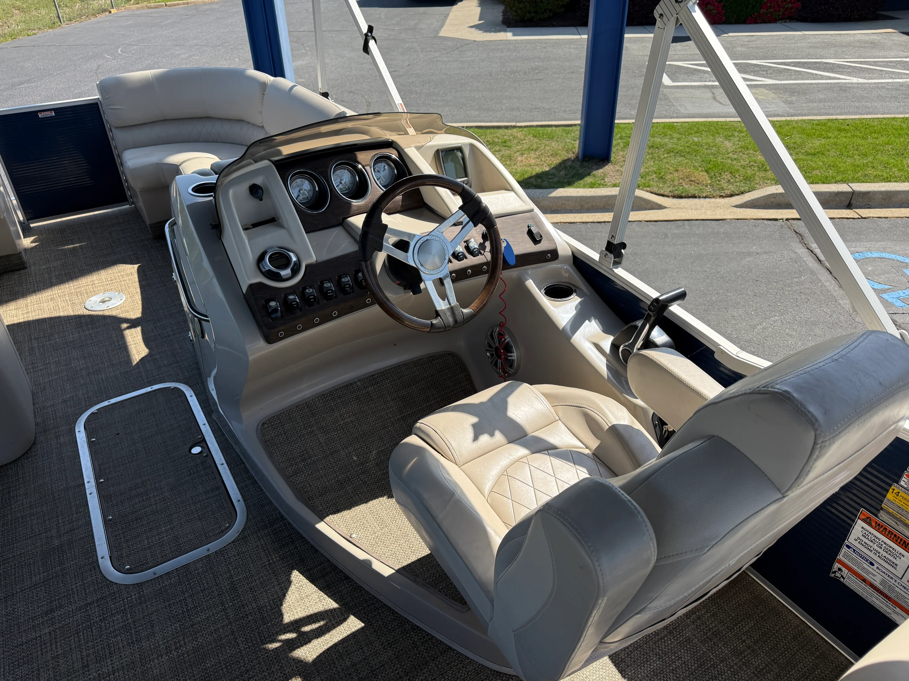 2016 Bennington 2350 RSR Image Thumbnail #7