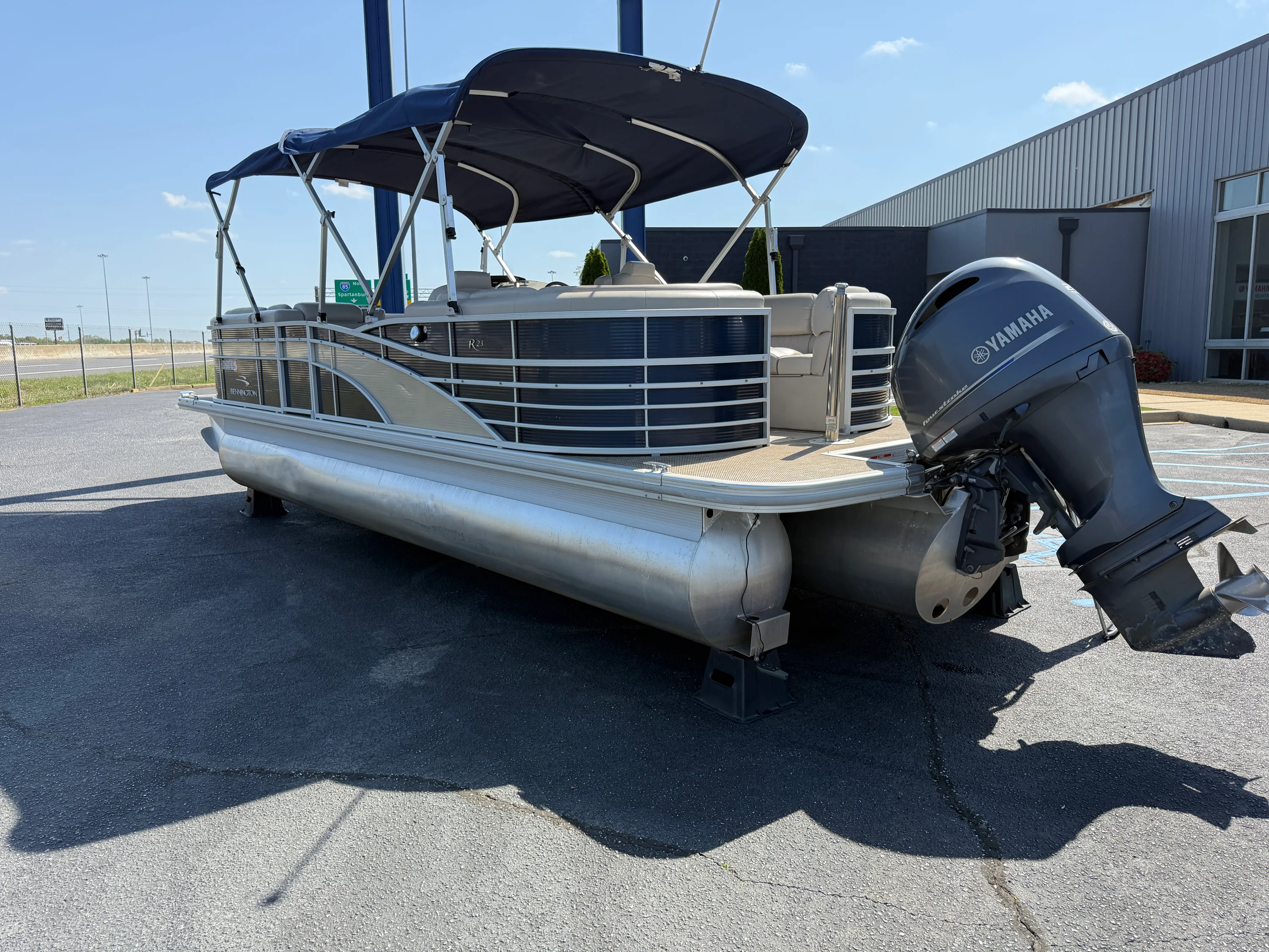 2016 Bennington 2350 RSR Image Thumbnail #3