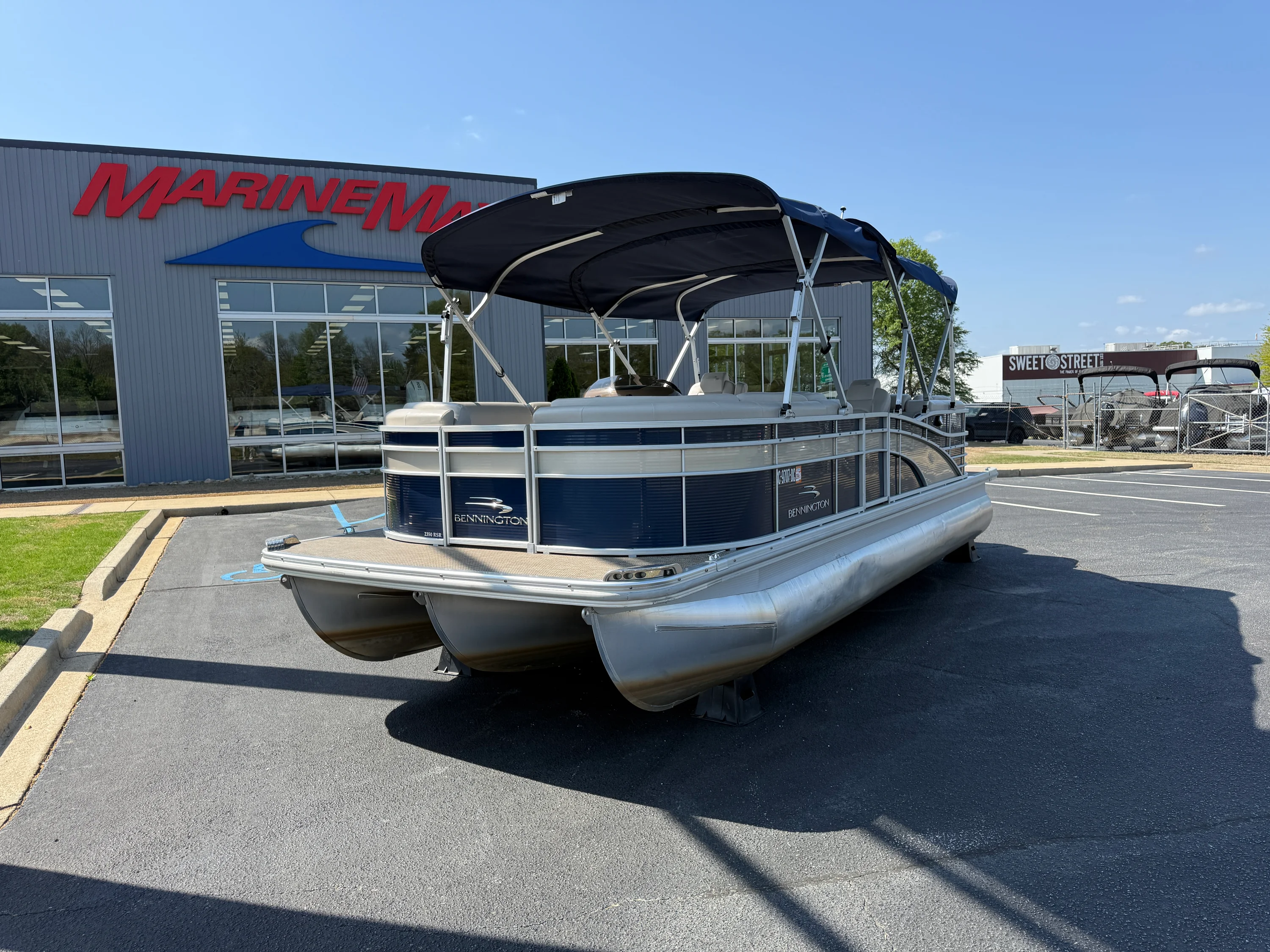 2016 Bennington 2350 RSR Image Thumbnail #1