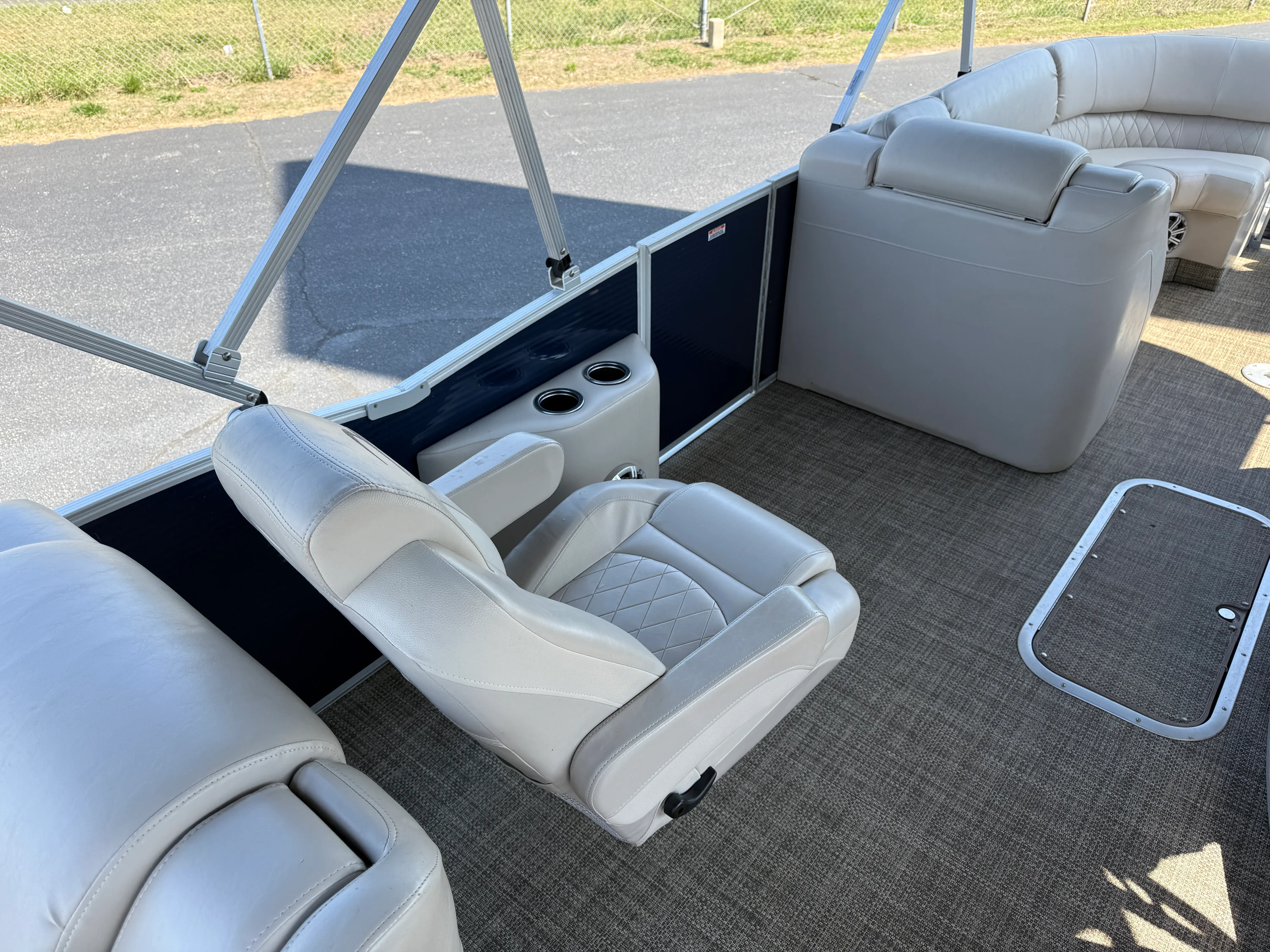 2016 Bennington 2350 RSR Image Thumbnail #8