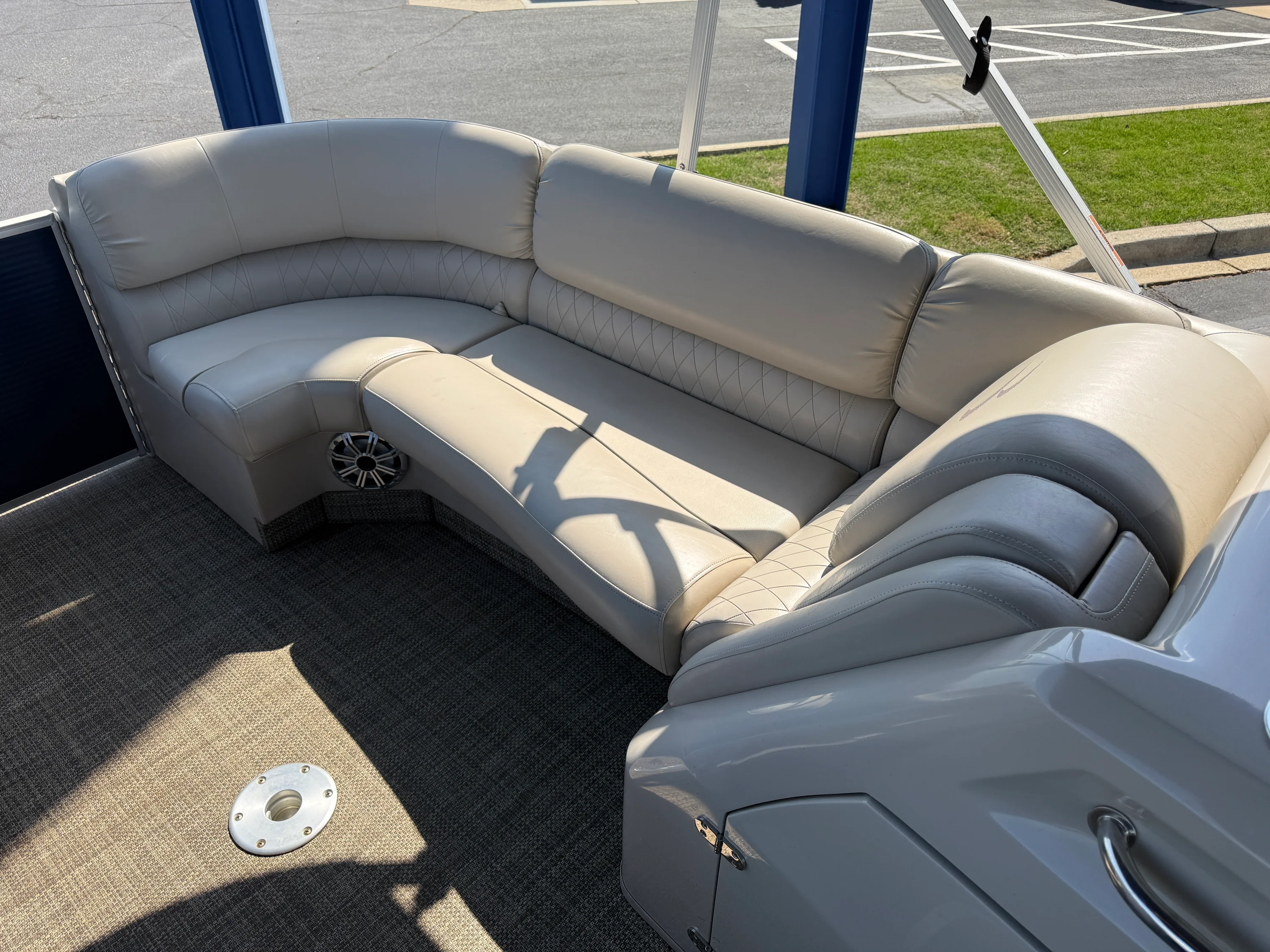 2016 Bennington 2350 RSR Image Thumbnail #13