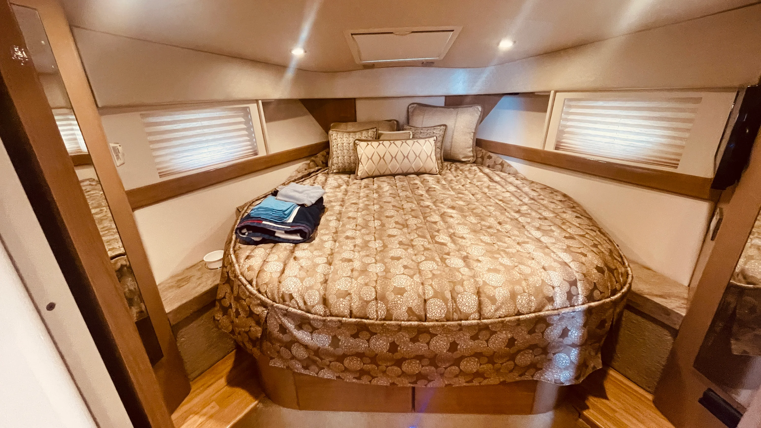 2016 Formula 37 PERFORMANCE CRUISER Image Thumbnail #39