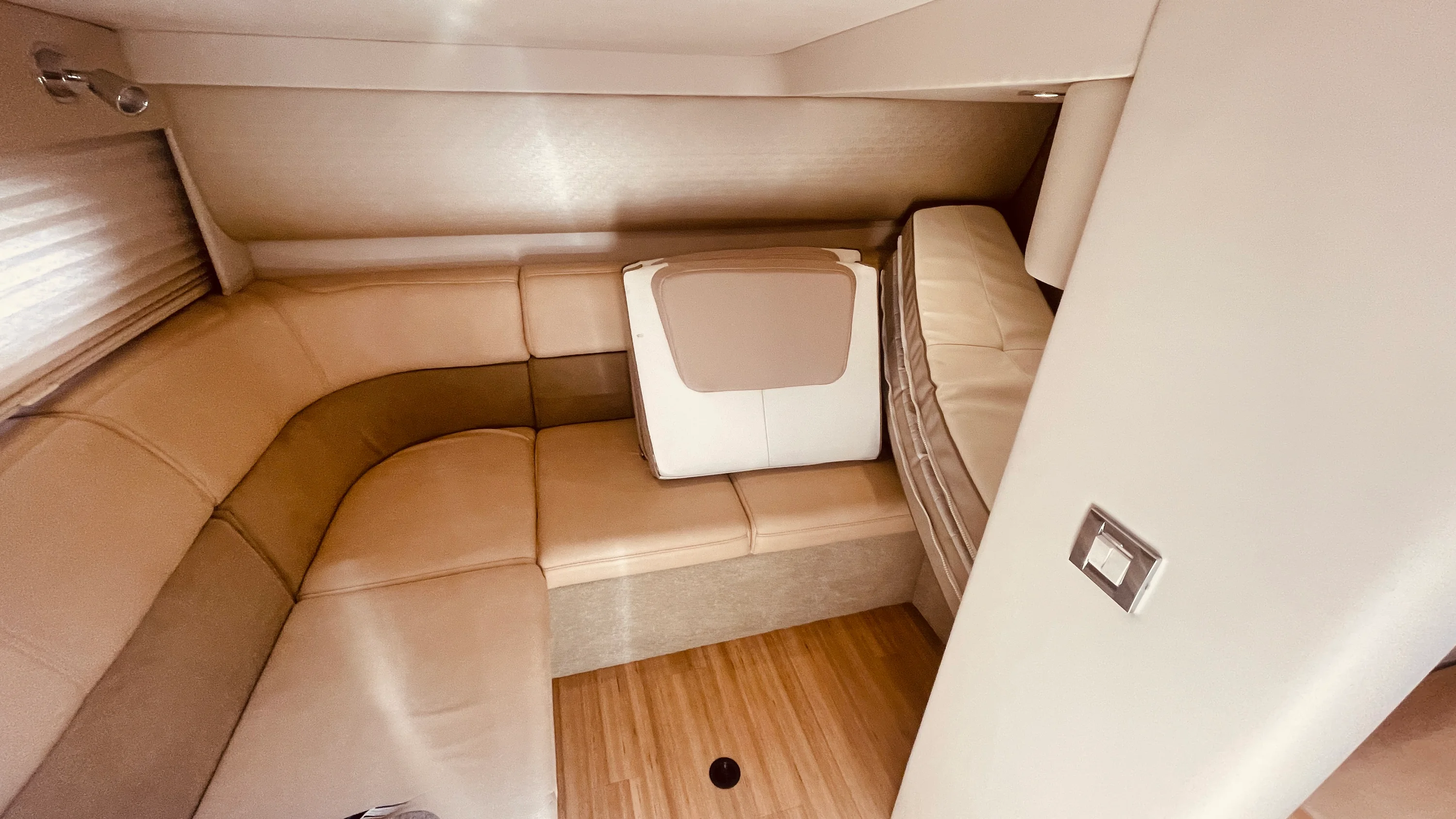 2016 Formula 37 PERFORMANCE CRUISER Image Thumbnail #35