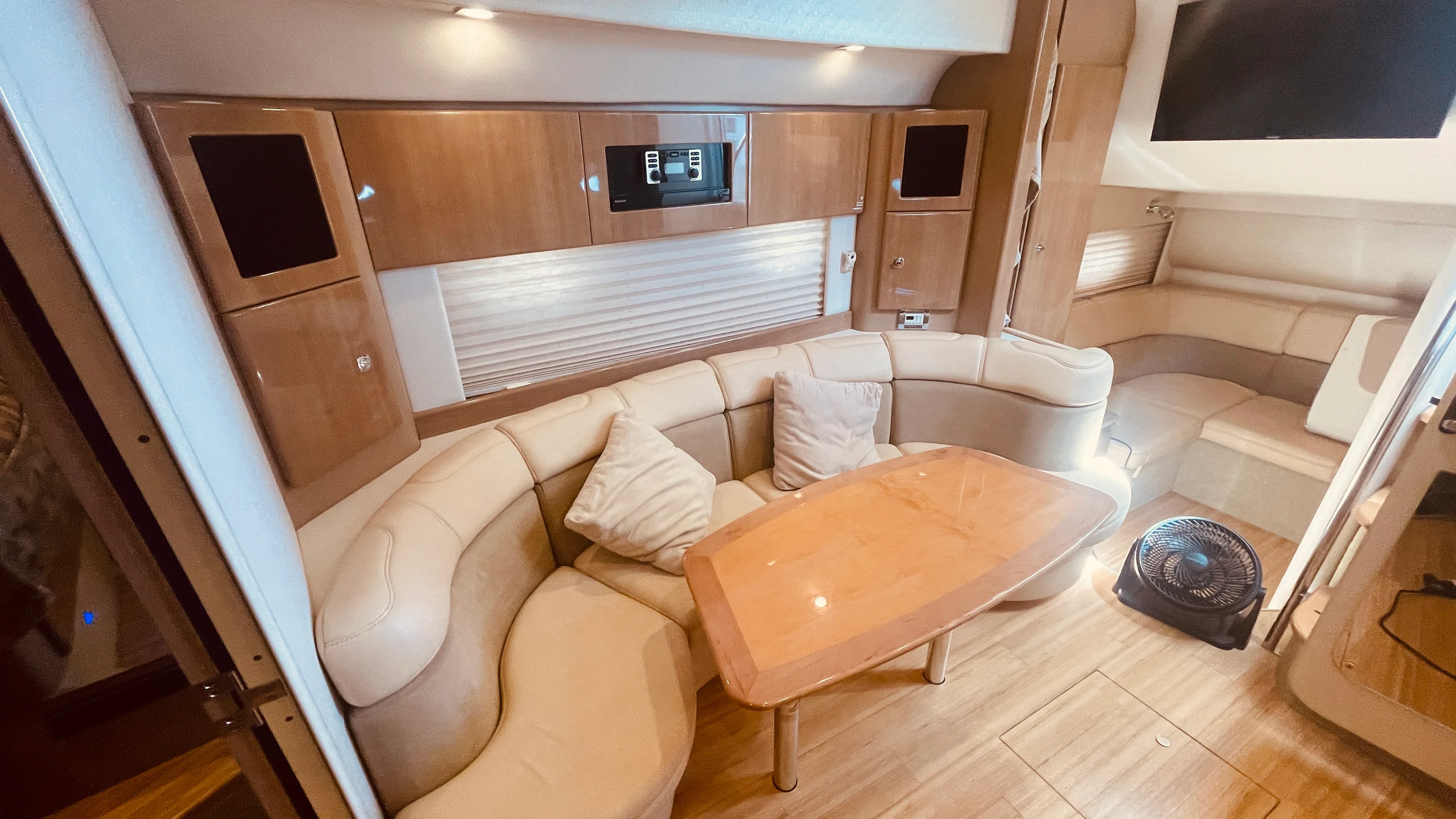 2016 Formula 37 PERFORMANCE CRUISER Image Thumbnail #38