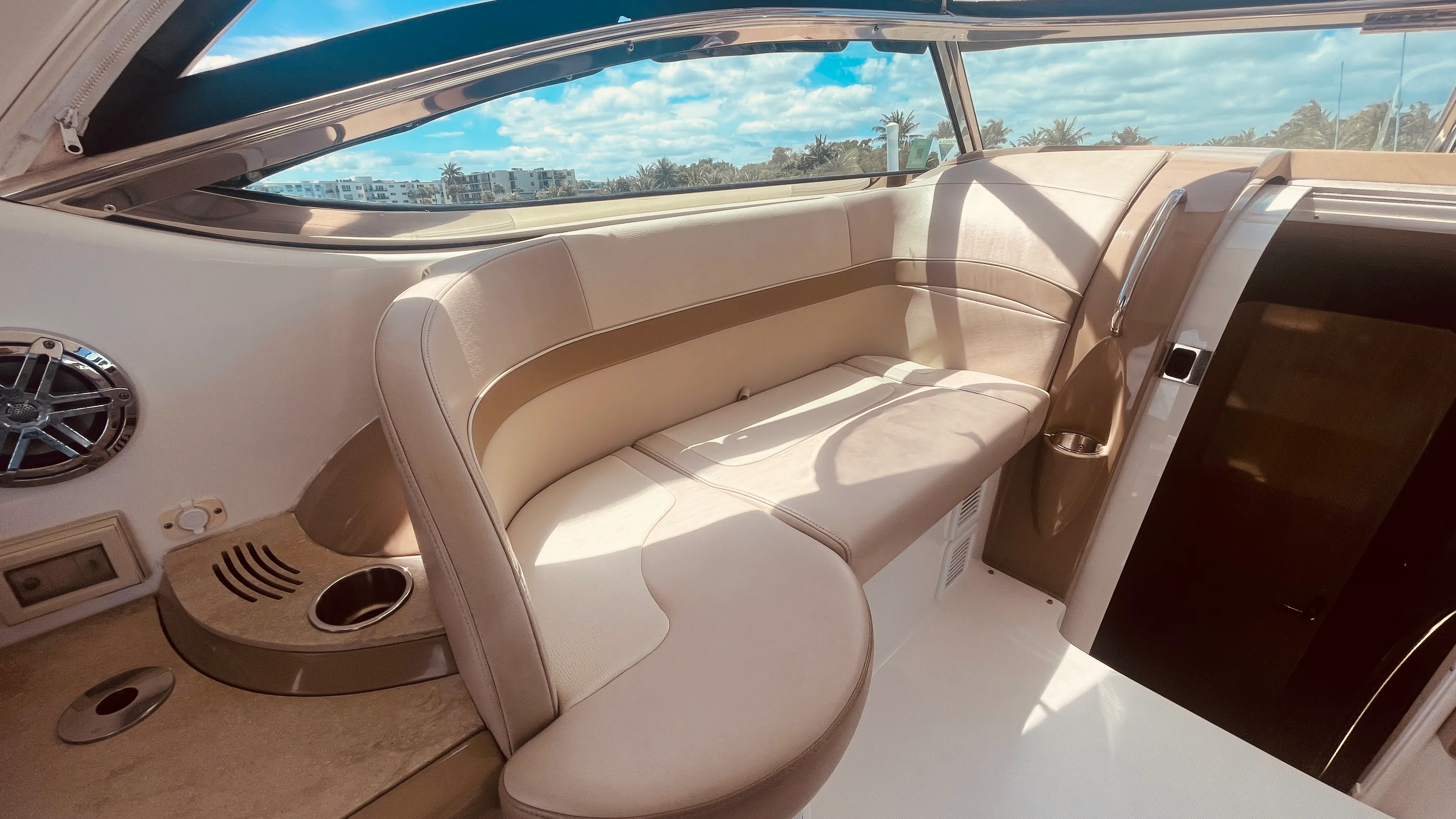 2016 Formula 37 PERFORMANCE CRUISER Image Thumbnail #30