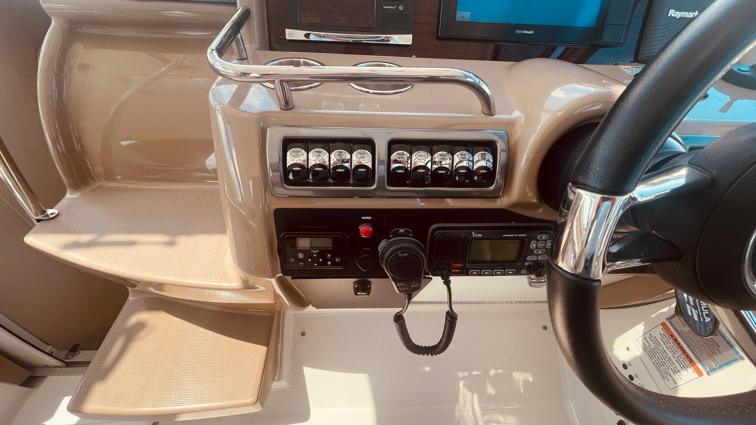 2016 Formula 37 PERFORMANCE CRUISER Image Thumbnail #14