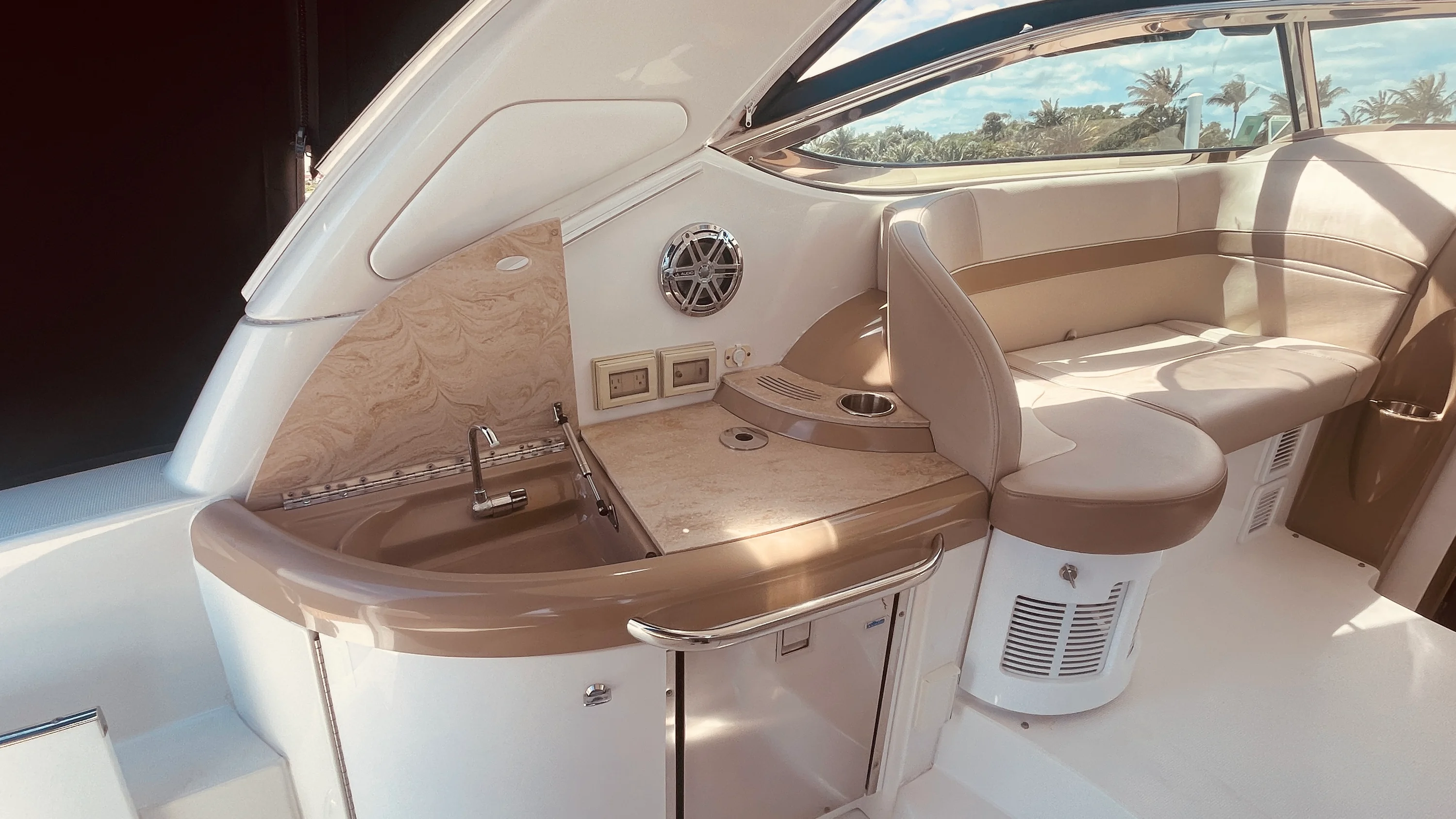 2016 Formula 37 PERFORMANCE CRUISER Image Thumbnail #23