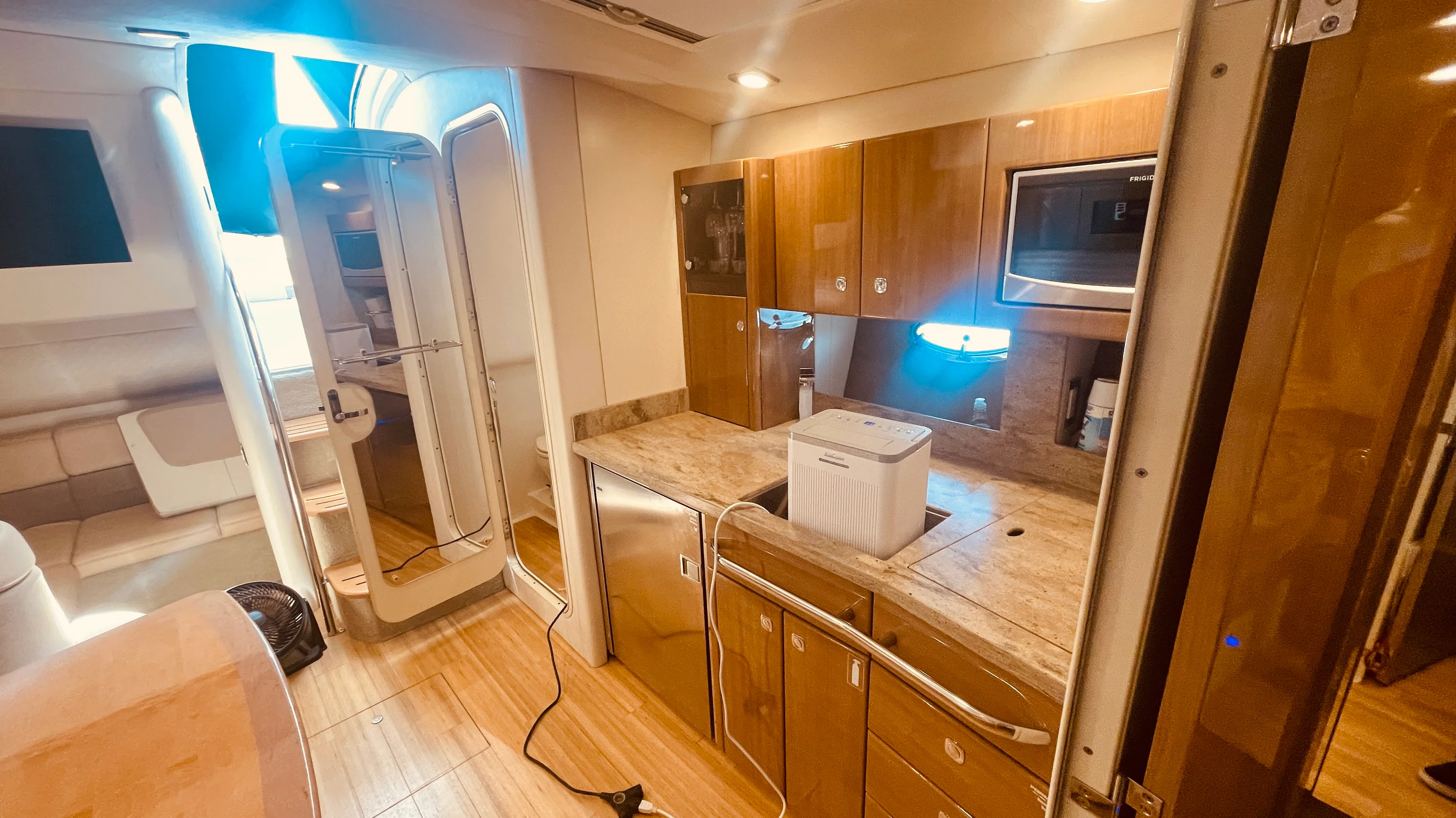 2016 Formula 37 PERFORMANCE CRUISER Image Thumbnail #40