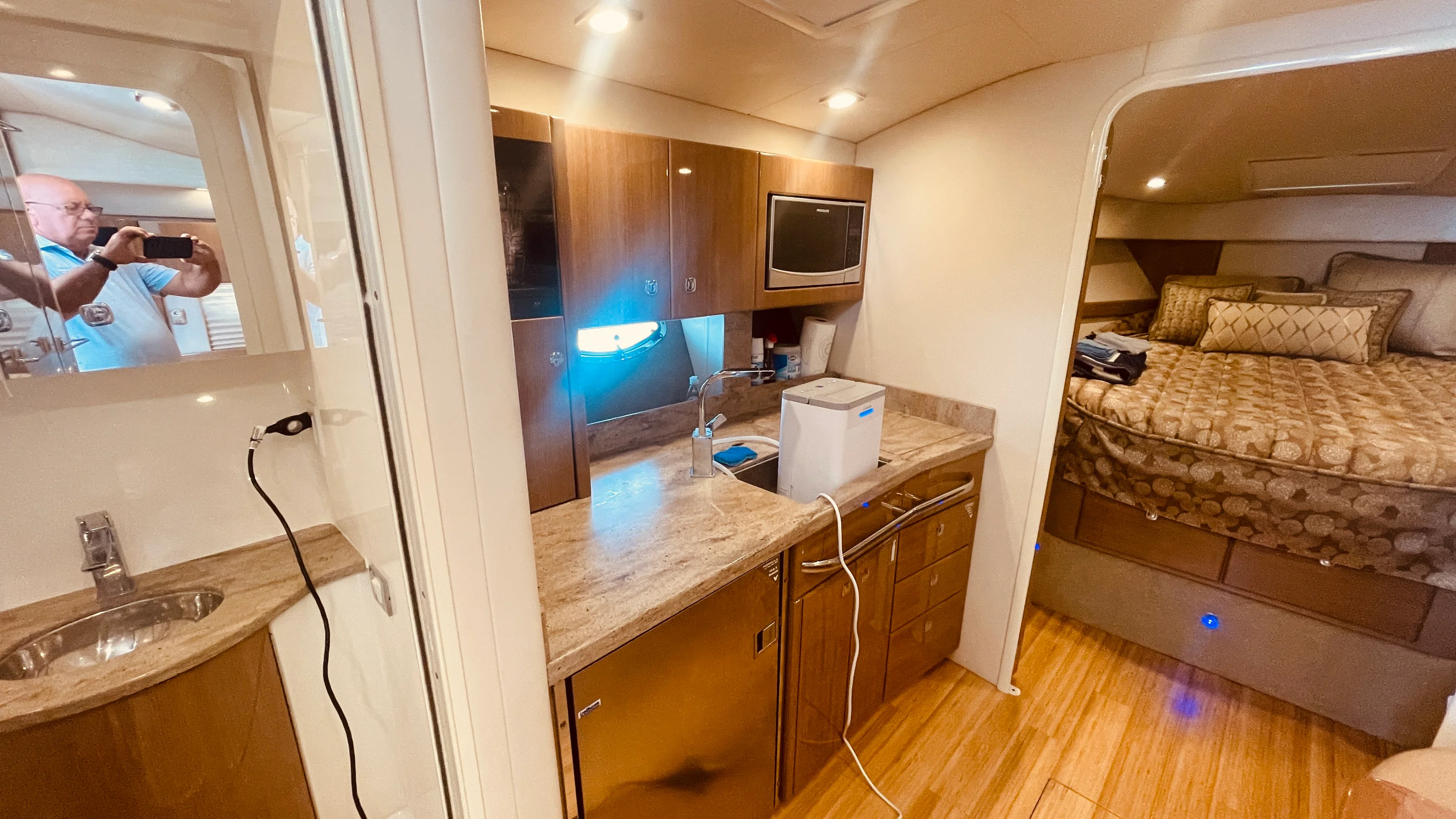 2016 Formula 37 PERFORMANCE CRUISER Image Thumbnail #37