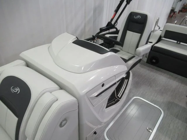 2021 Barletta CORSA 23UC TRITOON Image Thumbnail #4