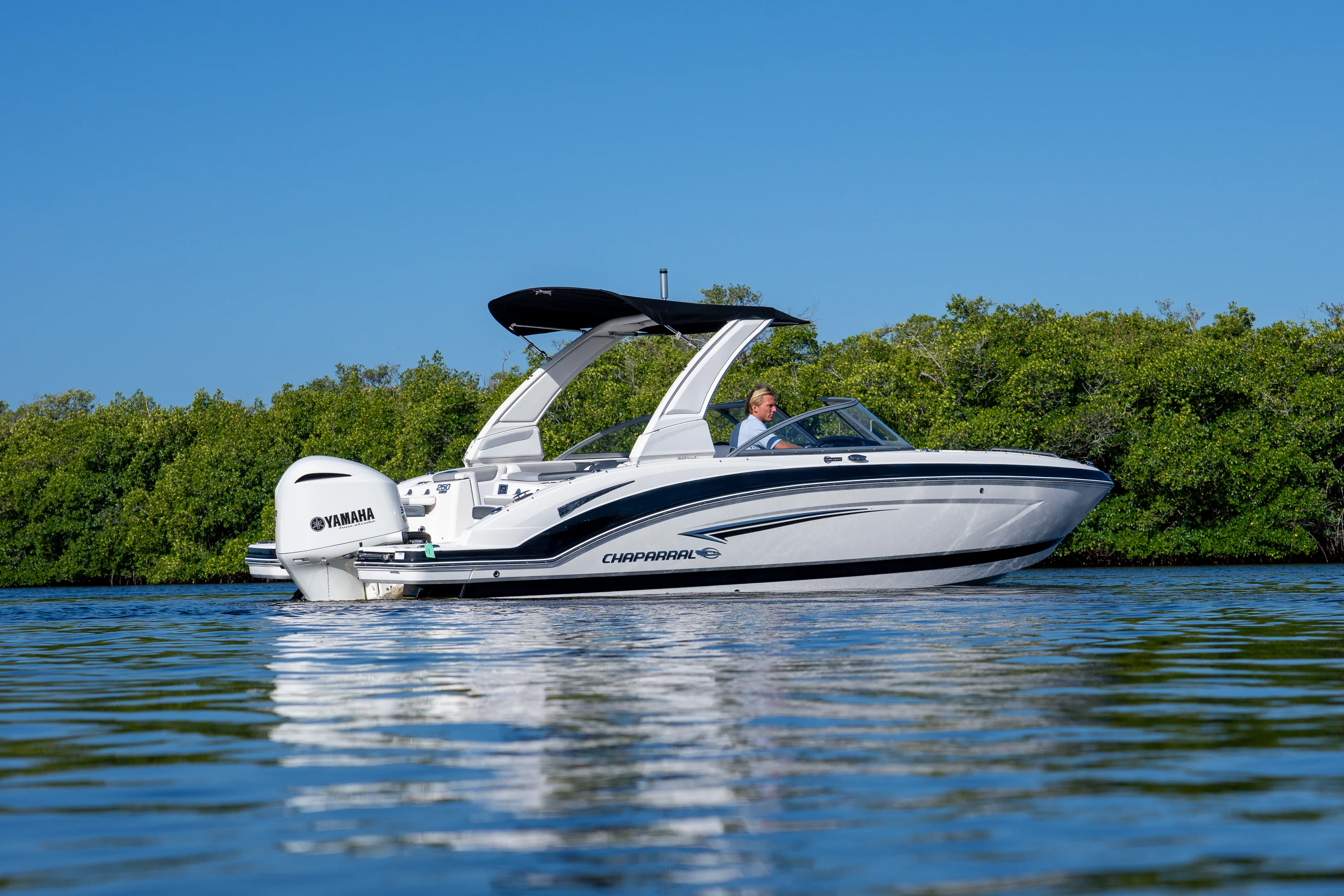 2019 Chaparral SUNCOAST 250 Image Thumbnail #28