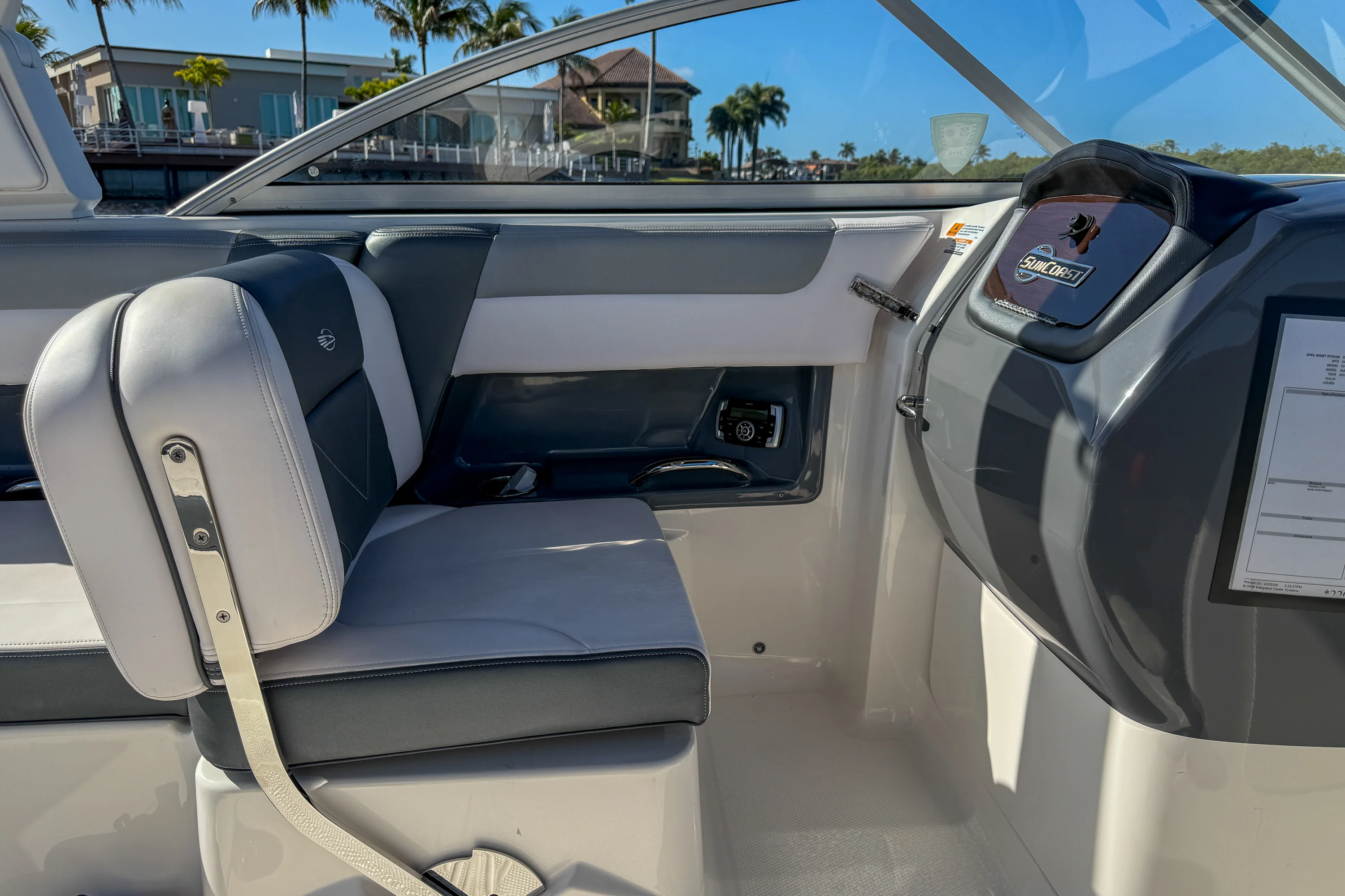 2019 Chaparral SUNCOAST 250 Image Thumbnail #10