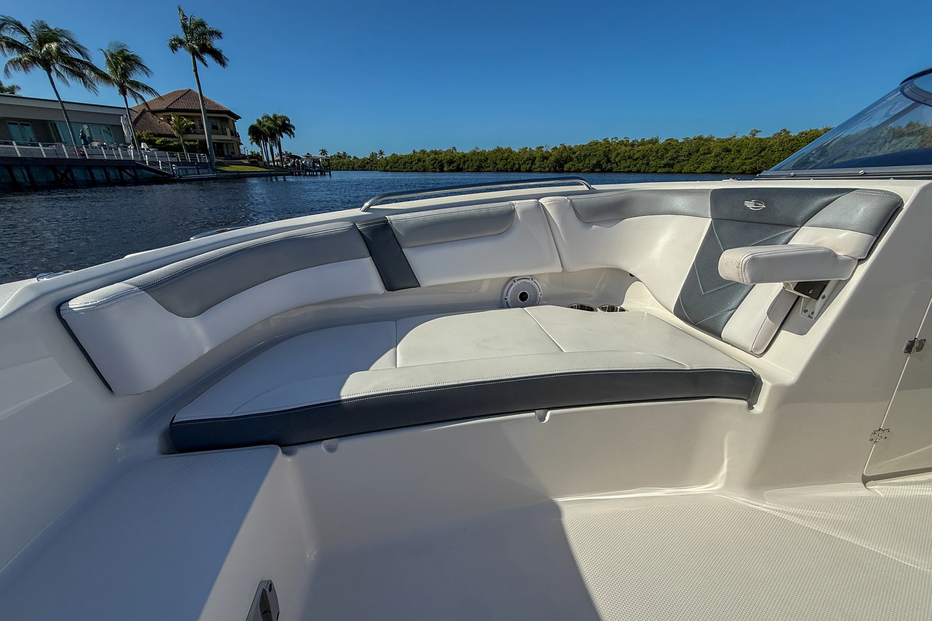 2019 Chaparral SUNCOAST 250 Image Thumbnail #16