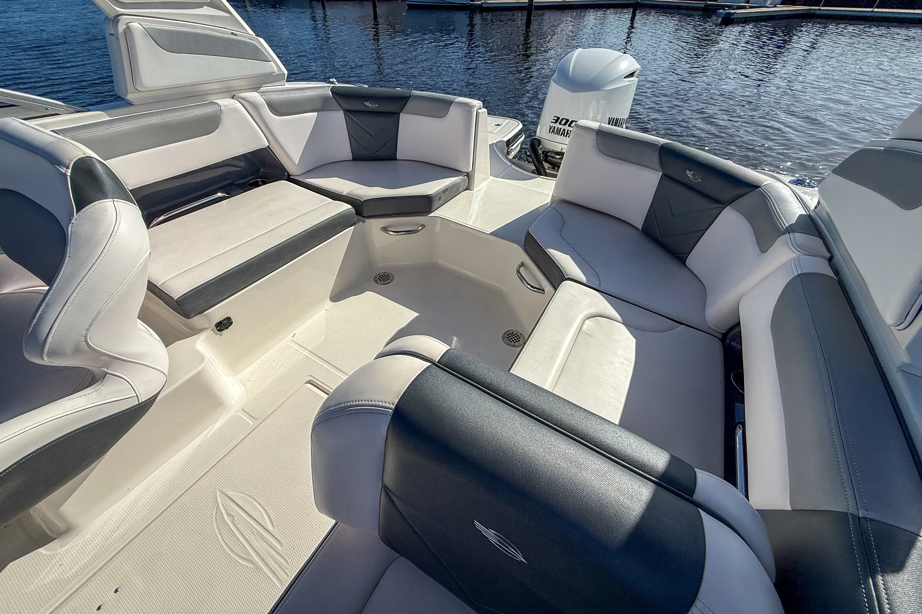 2019 Chaparral SUNCOAST 250 Image Thumbnail #13