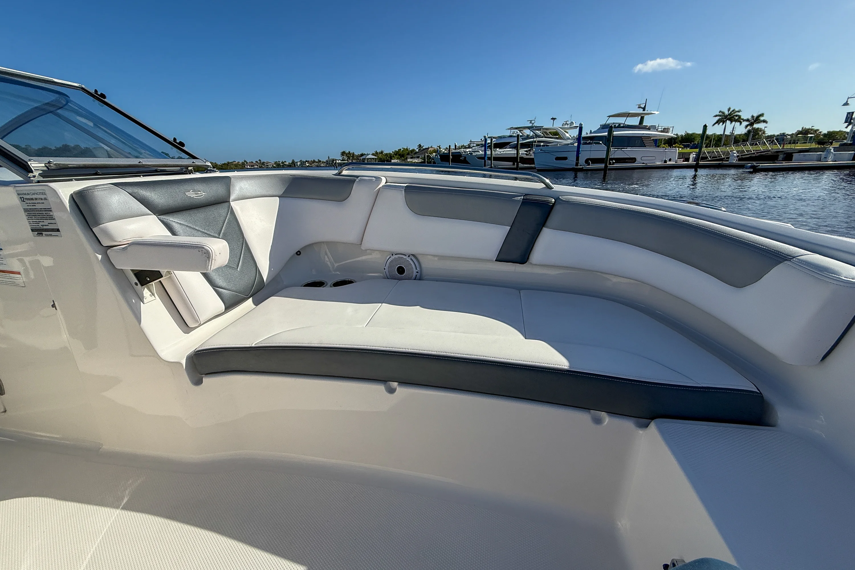 2019 Chaparral SUNCOAST 250 Image Thumbnail #15