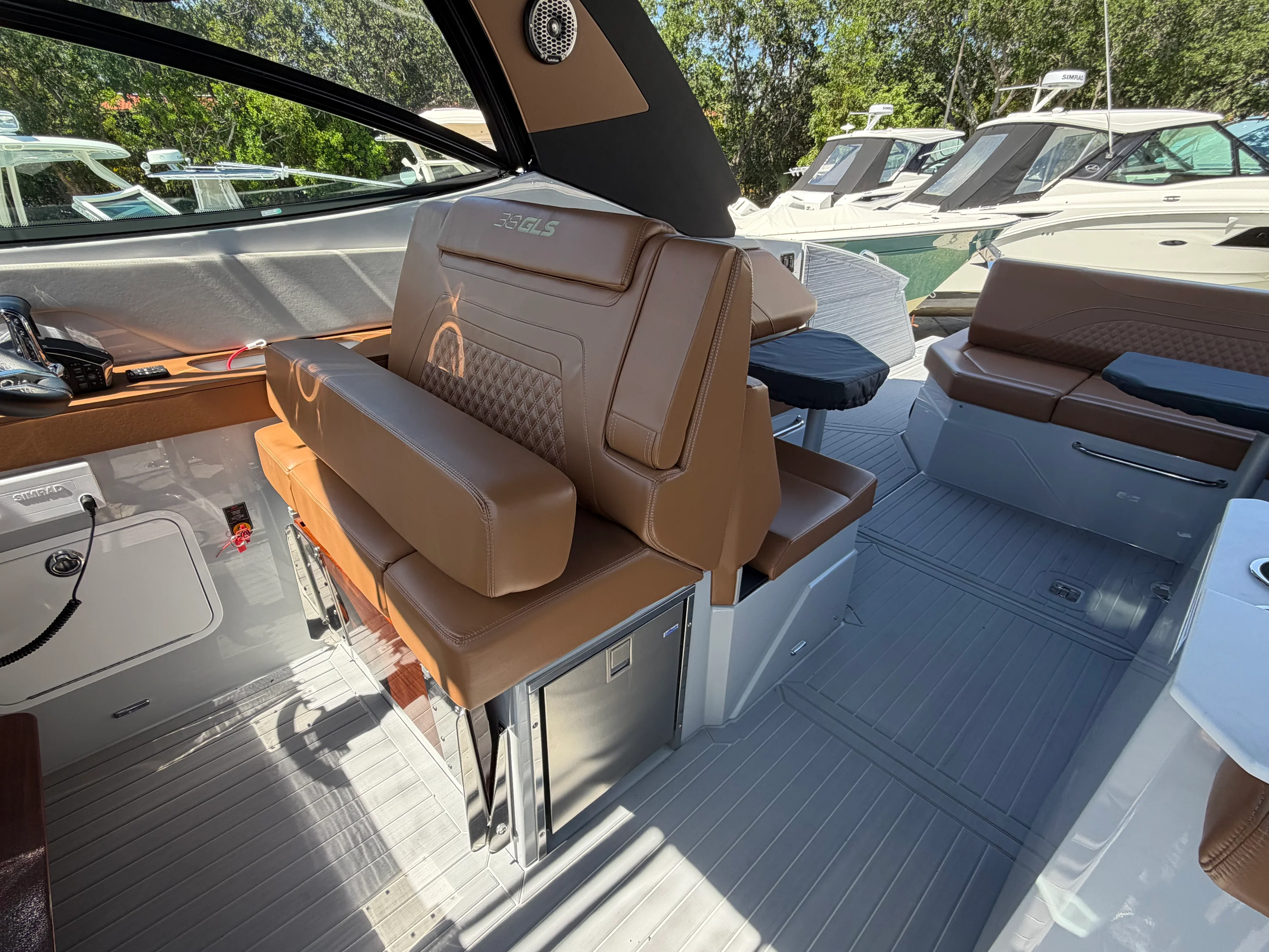 2024 Cruisers Yachts 38 GLS South Beach Outboard Image Thumbnail #22