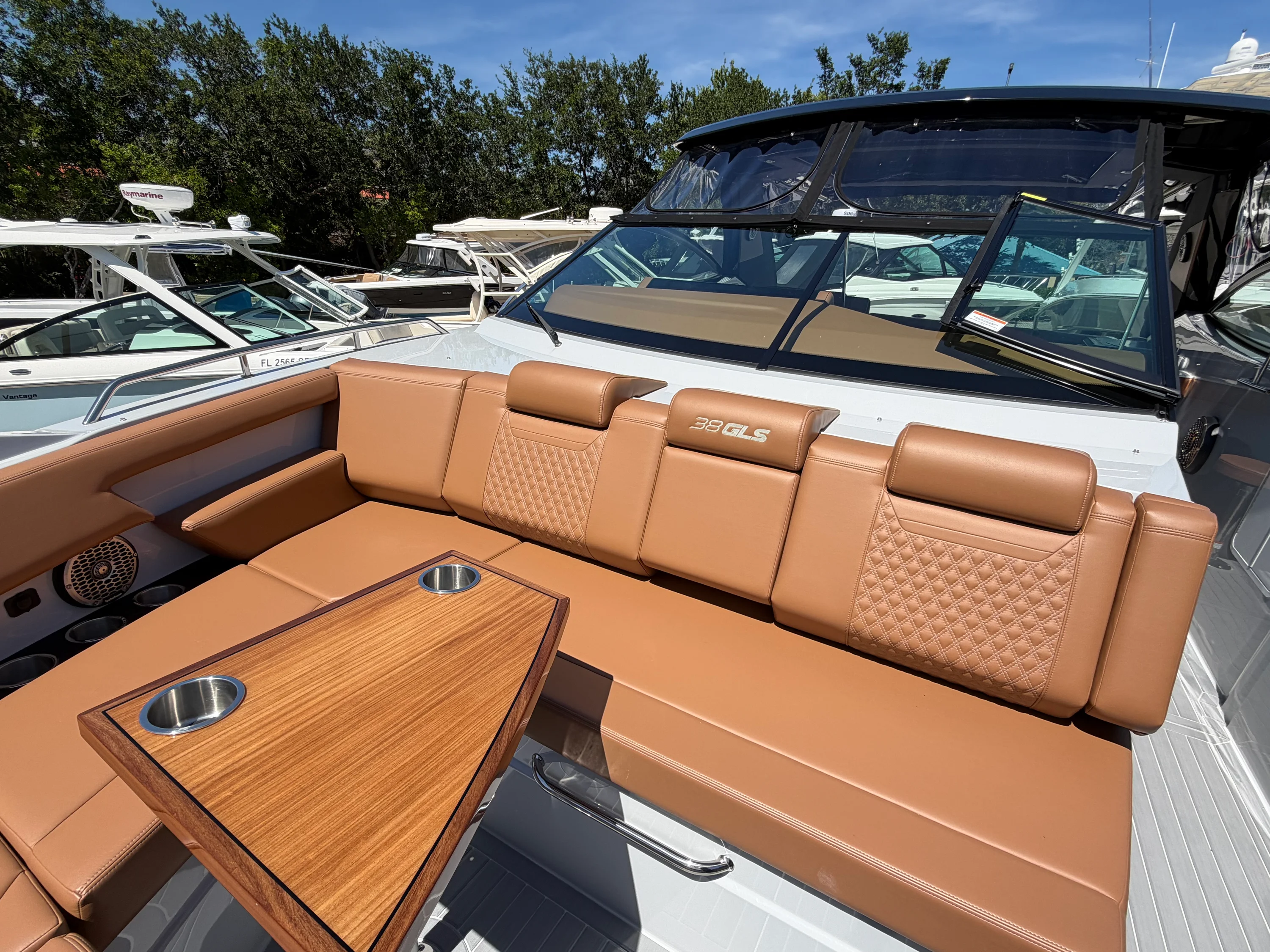 2024 Cruisers Yachts 38 GLS South Beach Outboard Image Thumbnail #29