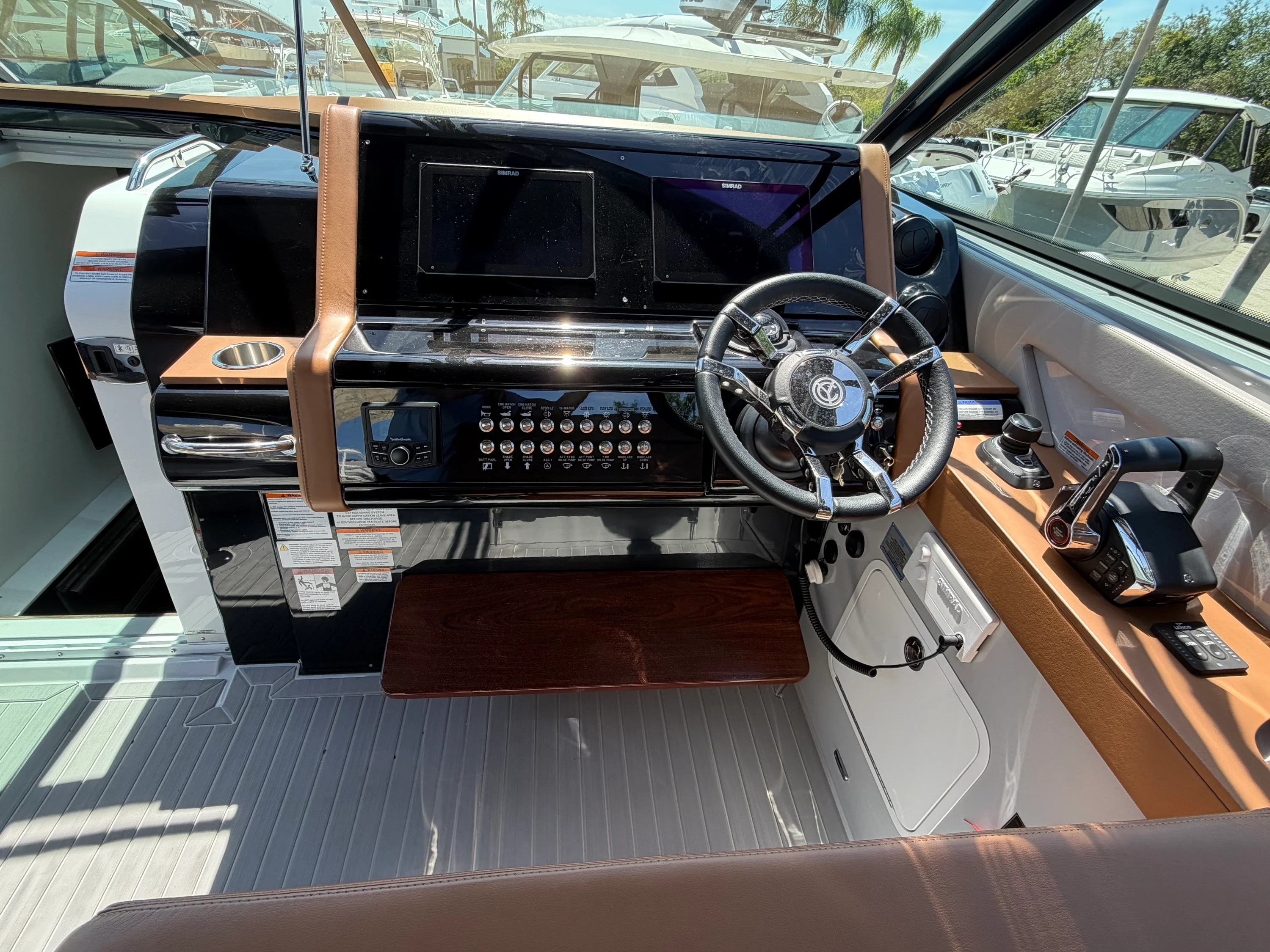 2024 Cruisers Yachts 38 GLS South Beach Outboard Image Thumbnail #17