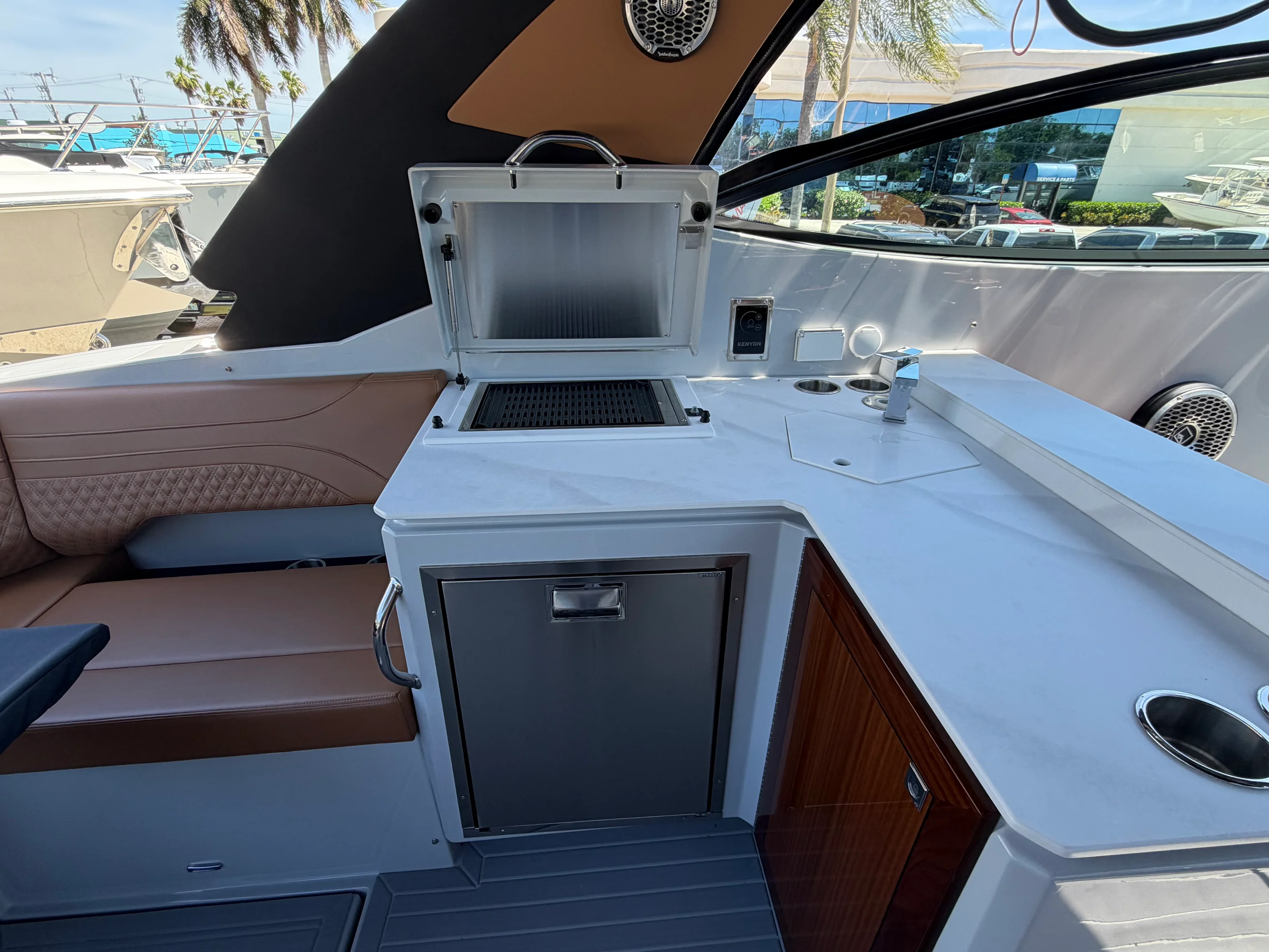 2024 Cruisers Yachts 38 GLS South Beach Outboard Image Thumbnail #13