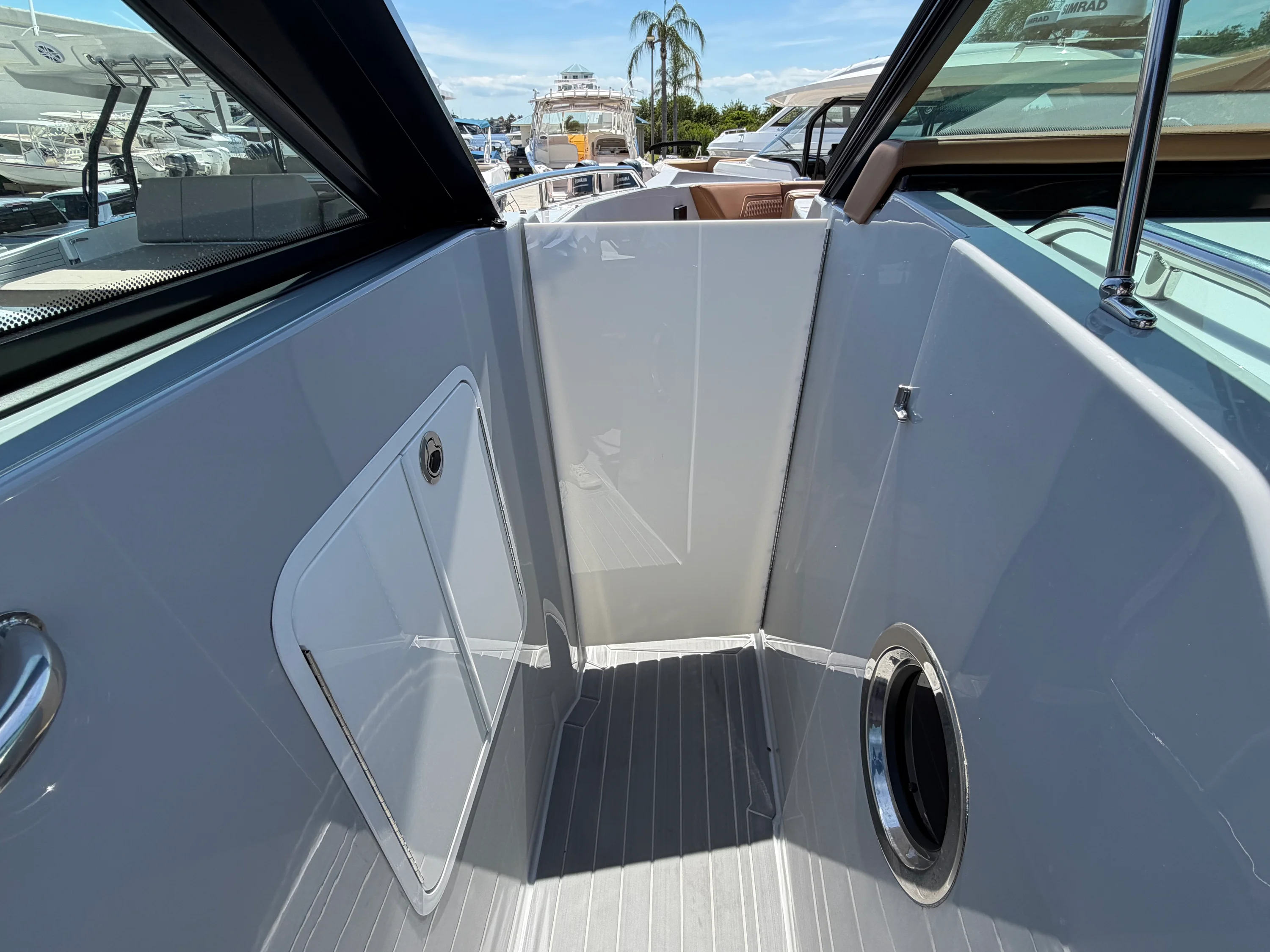 2024 Cruisers Yachts 38 GLS South Beach Outboard Image Thumbnail #27