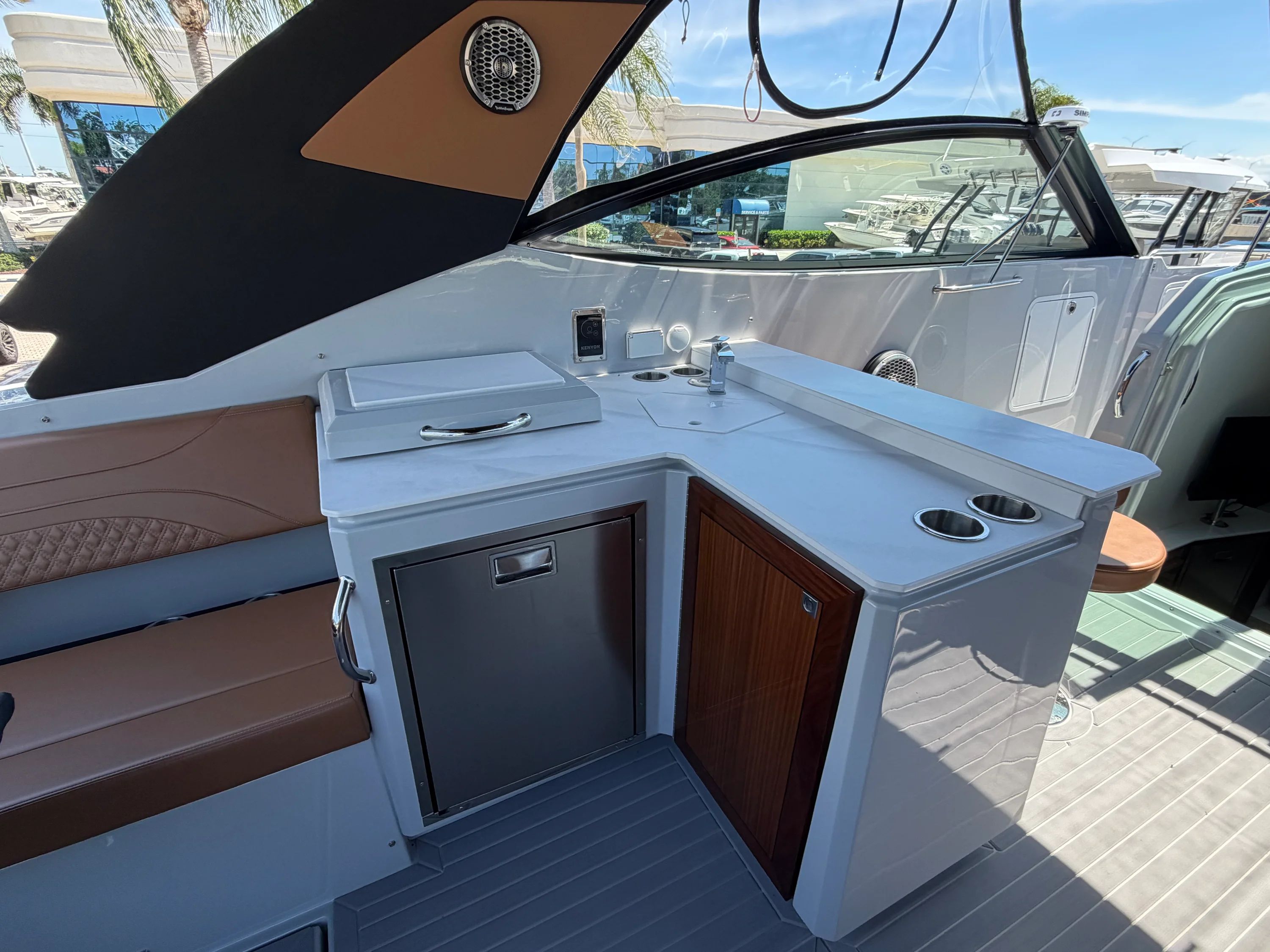2024 Cruisers Yachts 38 GLS South Beach Outboard Image Thumbnail #12