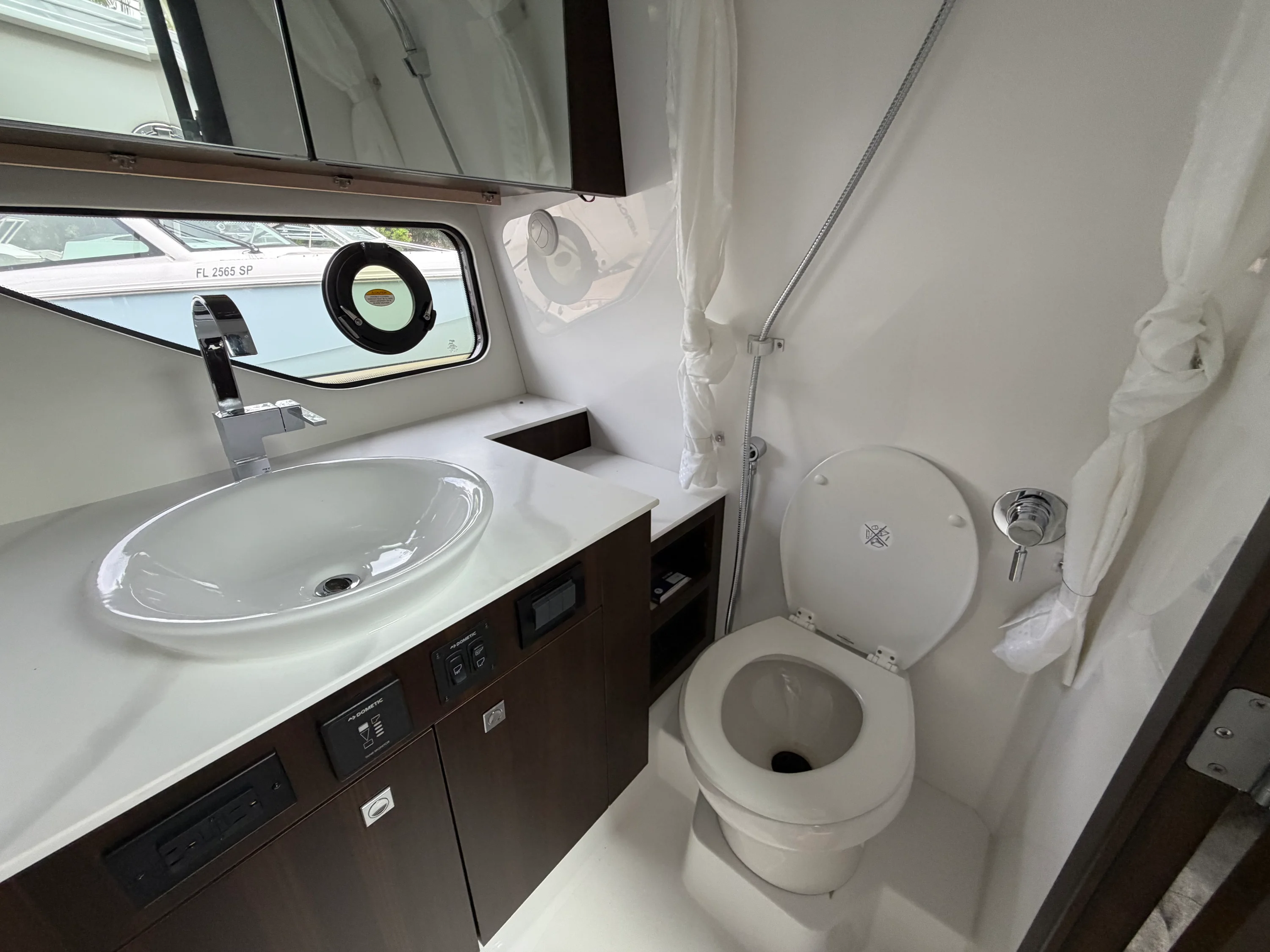 2024 Cruisers Yachts 38 GLS South Beach Outboard Image Thumbnail #36