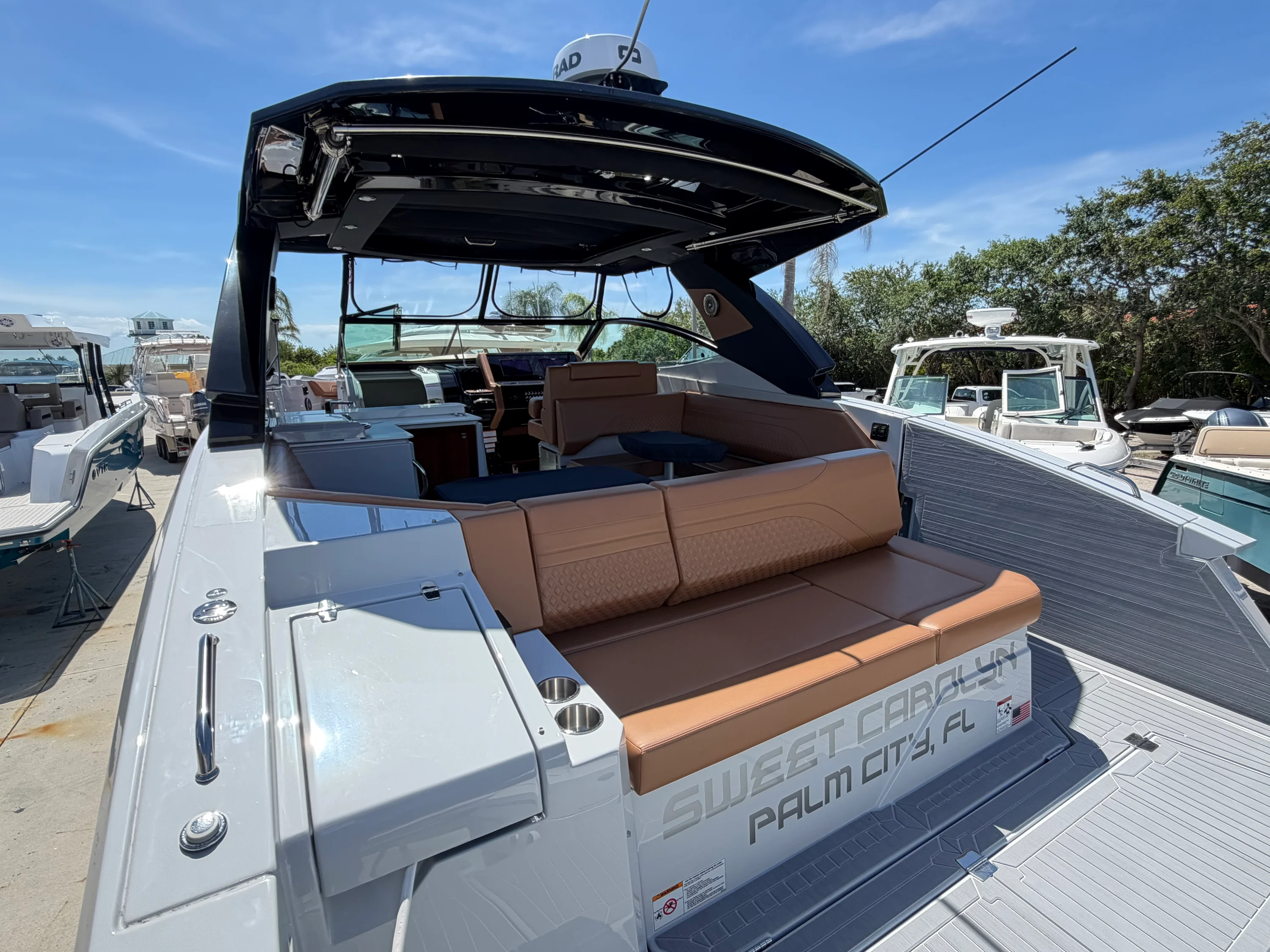 2024 Cruisers Yachts 38 GLS South Beach Outboard Image Thumbnail #5