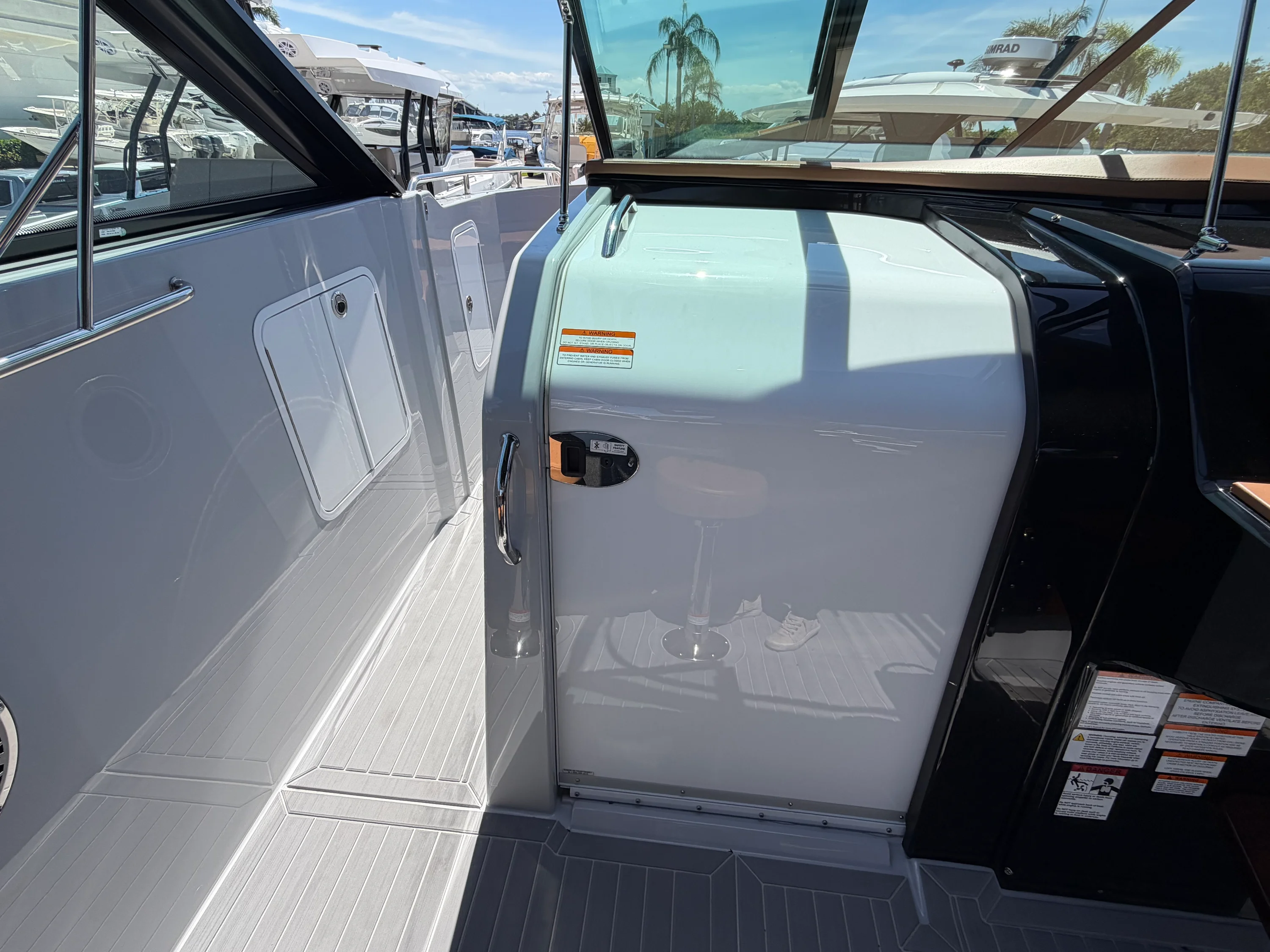 2024 Cruisers Yachts 38 GLS South Beach Outboard Image Thumbnail #24