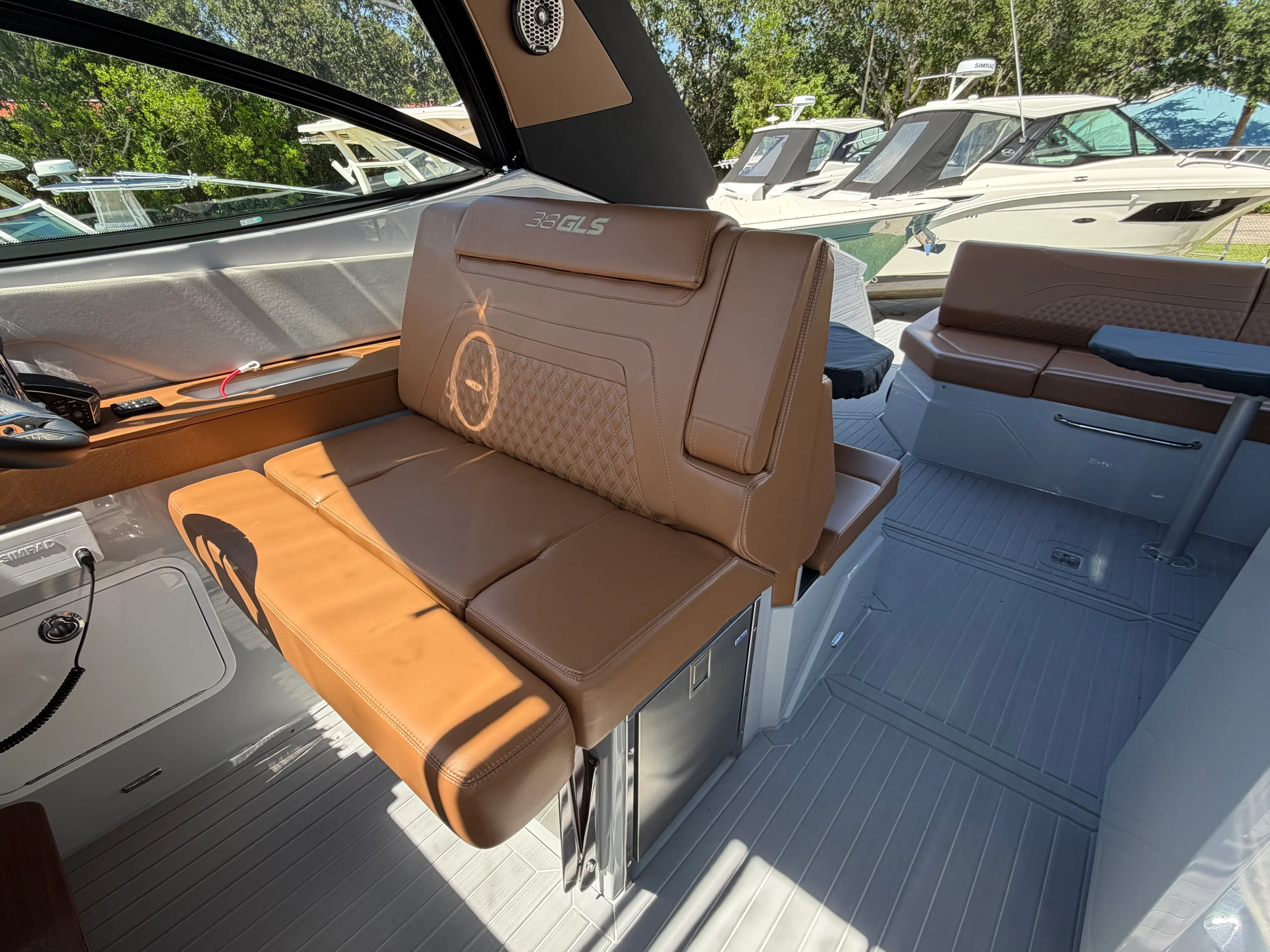 2024 Cruisers Yachts 38 GLS South Beach Outboard Image Thumbnail #23
