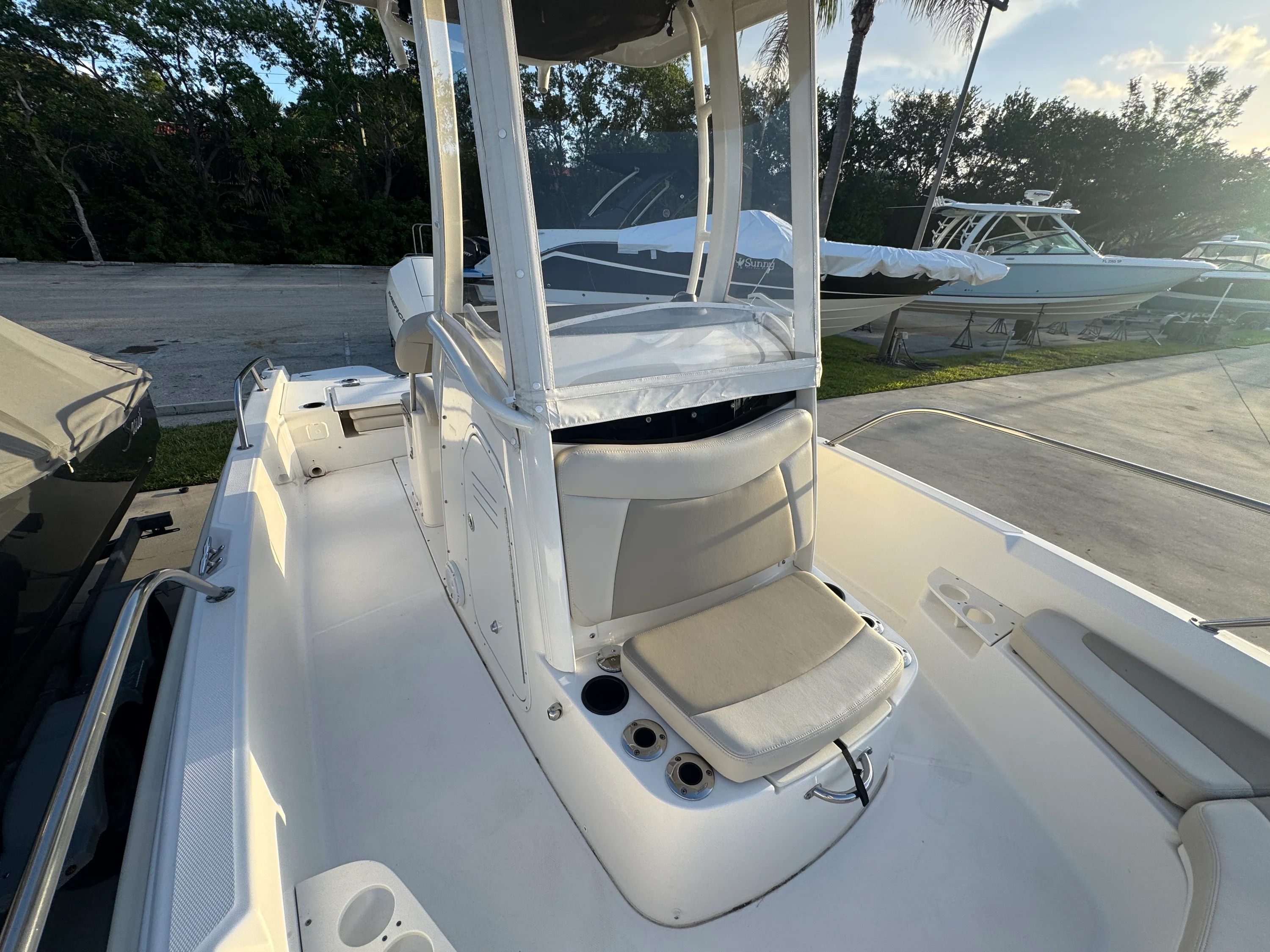 2020 Boston Whaler 210 Dauntless Image Thumbnail #10