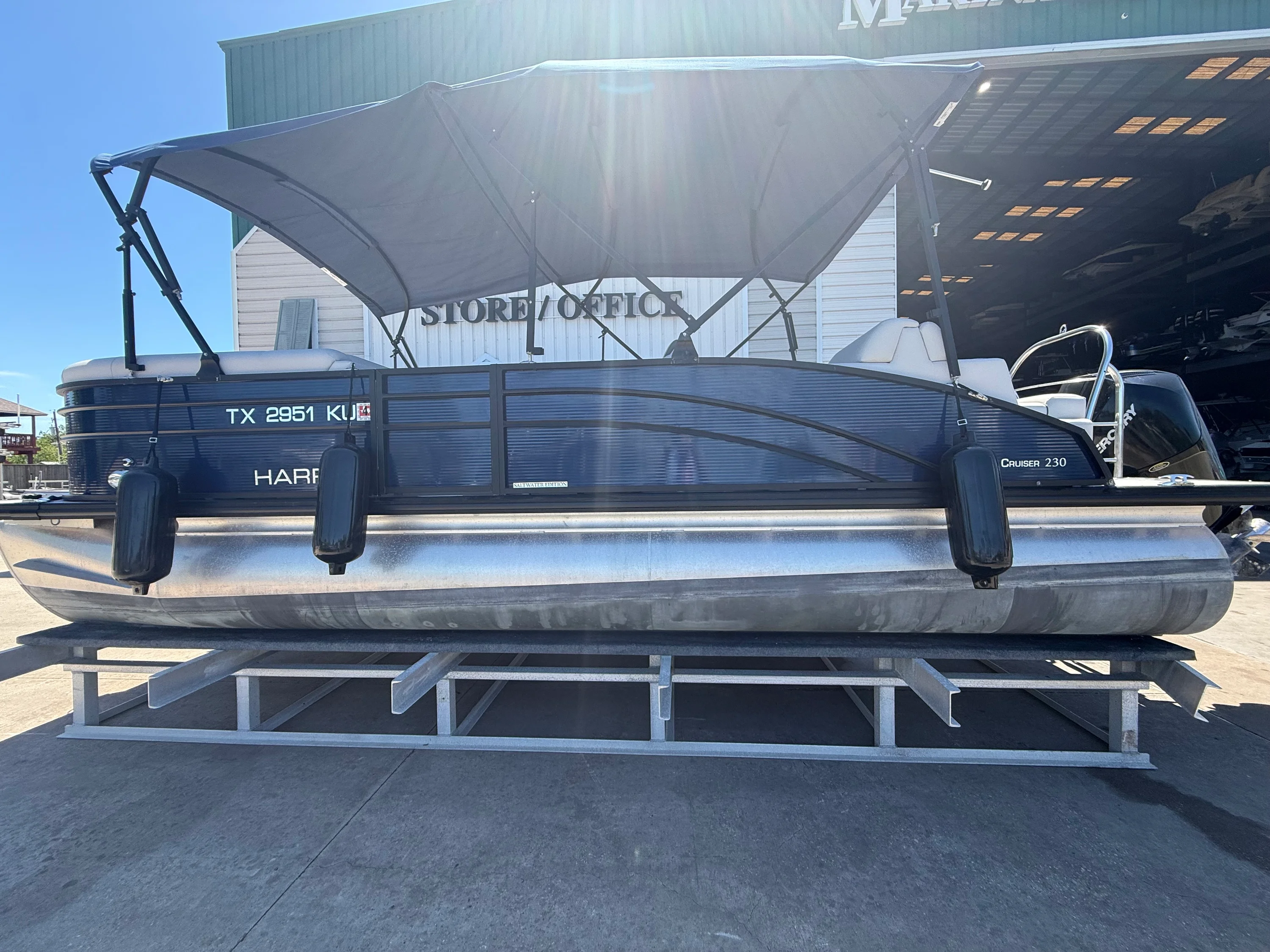 2022 Harris Cruiser 230 Image Thumbnail #2