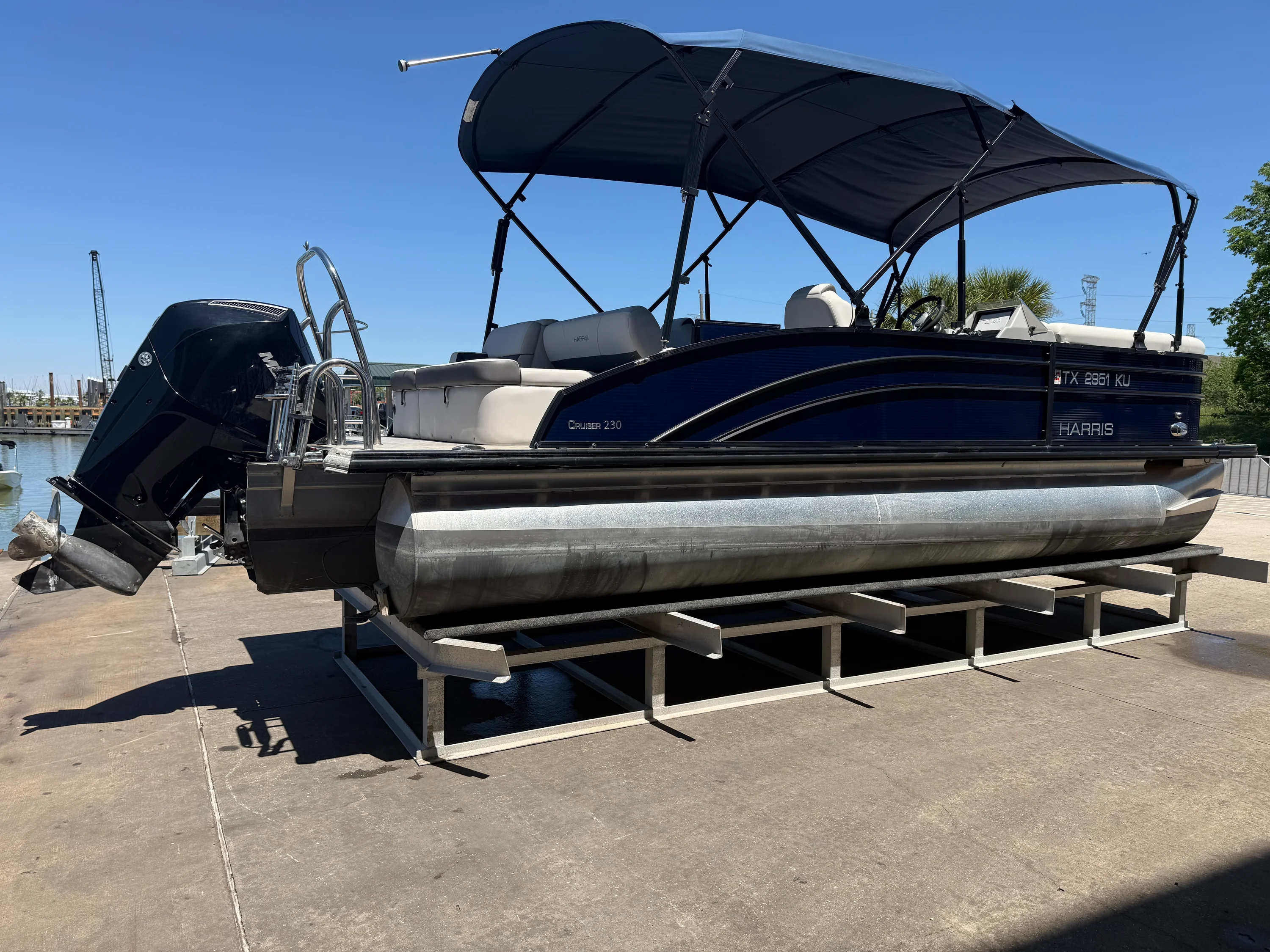 2022 Harris Cruiser 230 Image Thumbnail #0