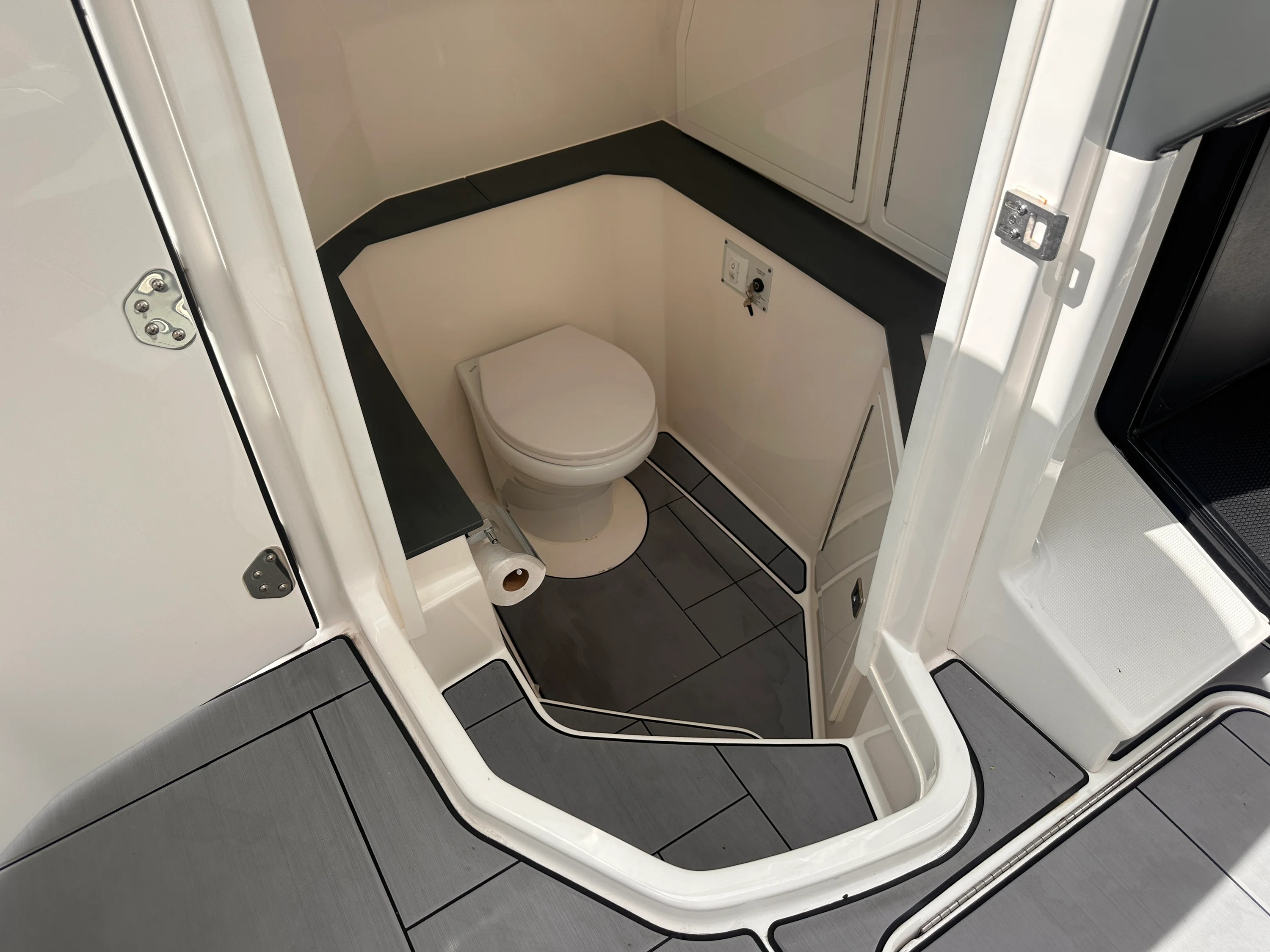 2023 Aviara AV32 OB Image Thumbnail #46