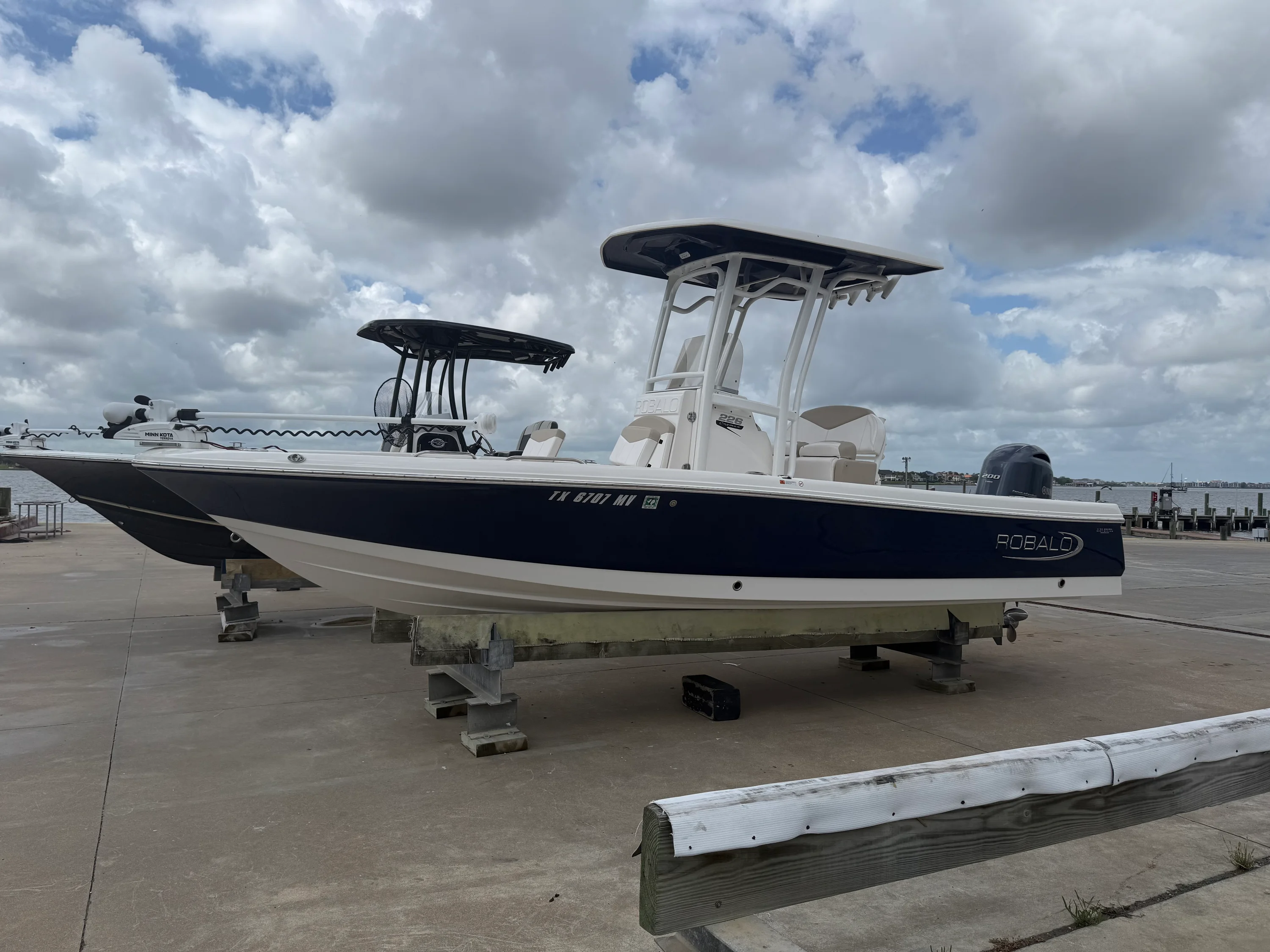 2021 Robalo CAYMAN 226 Image Thumbnail #1