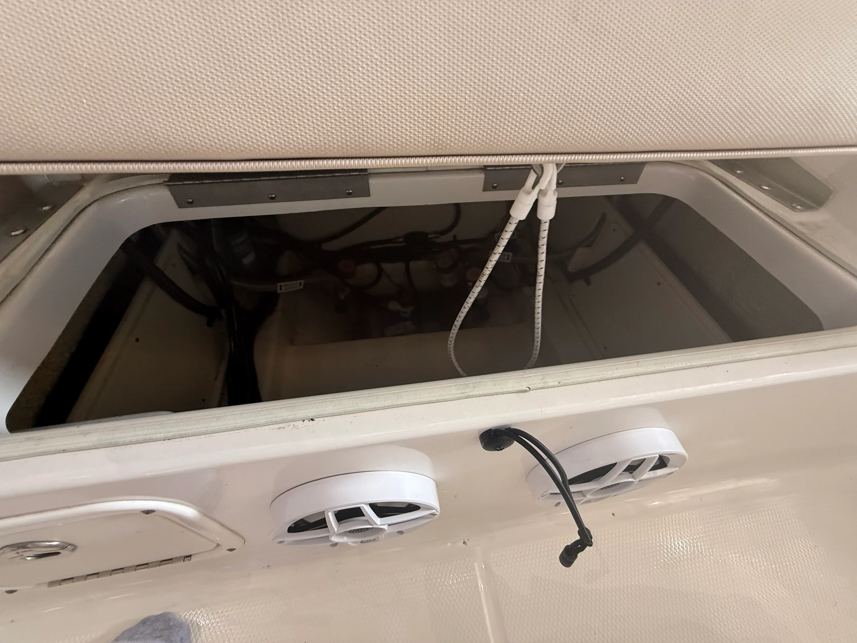 2021 Robalo CAYMAN 226 Image Thumbnail #10