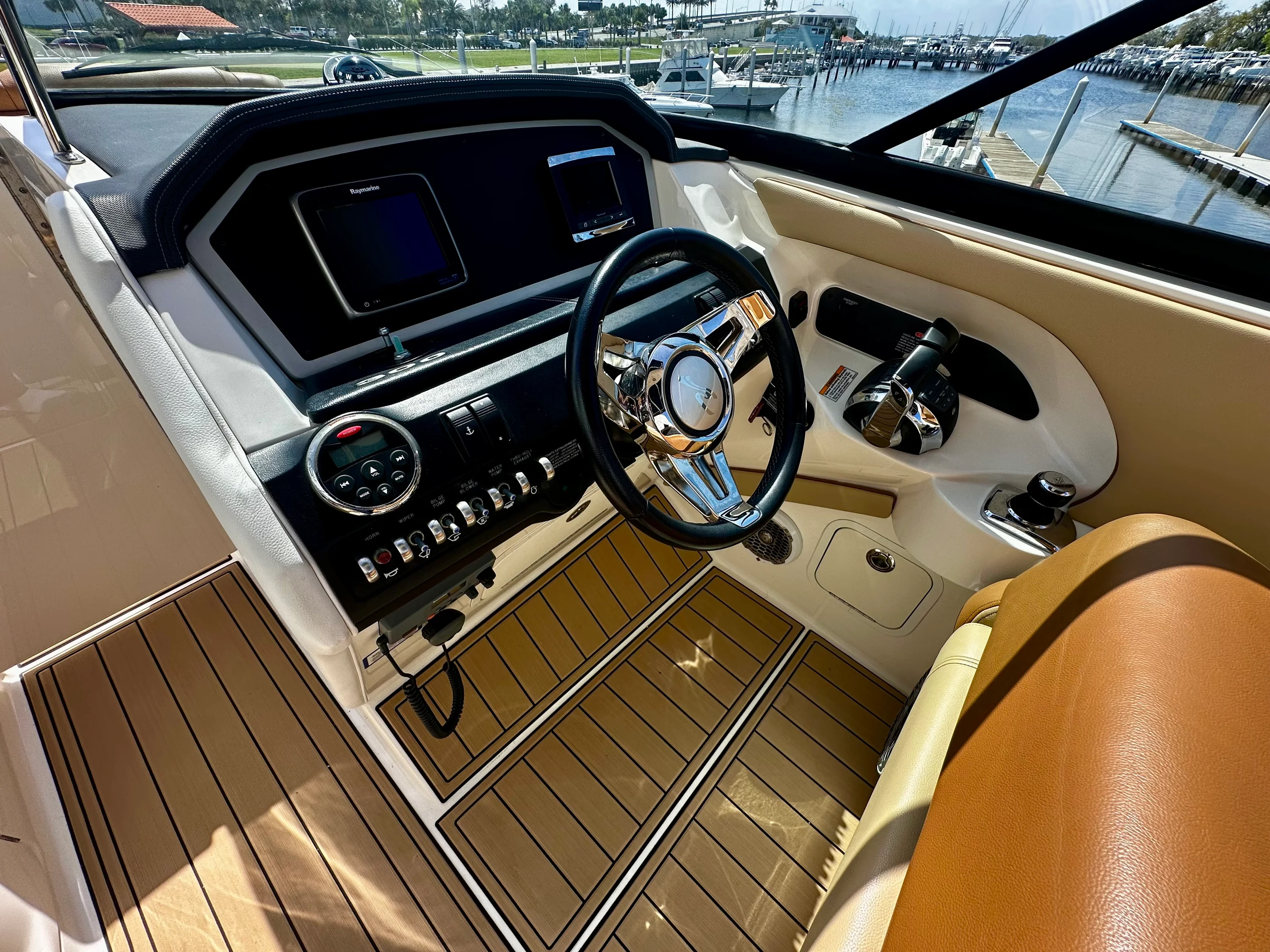 2016 Sea Ray 300 SLX Image Thumbnail #21